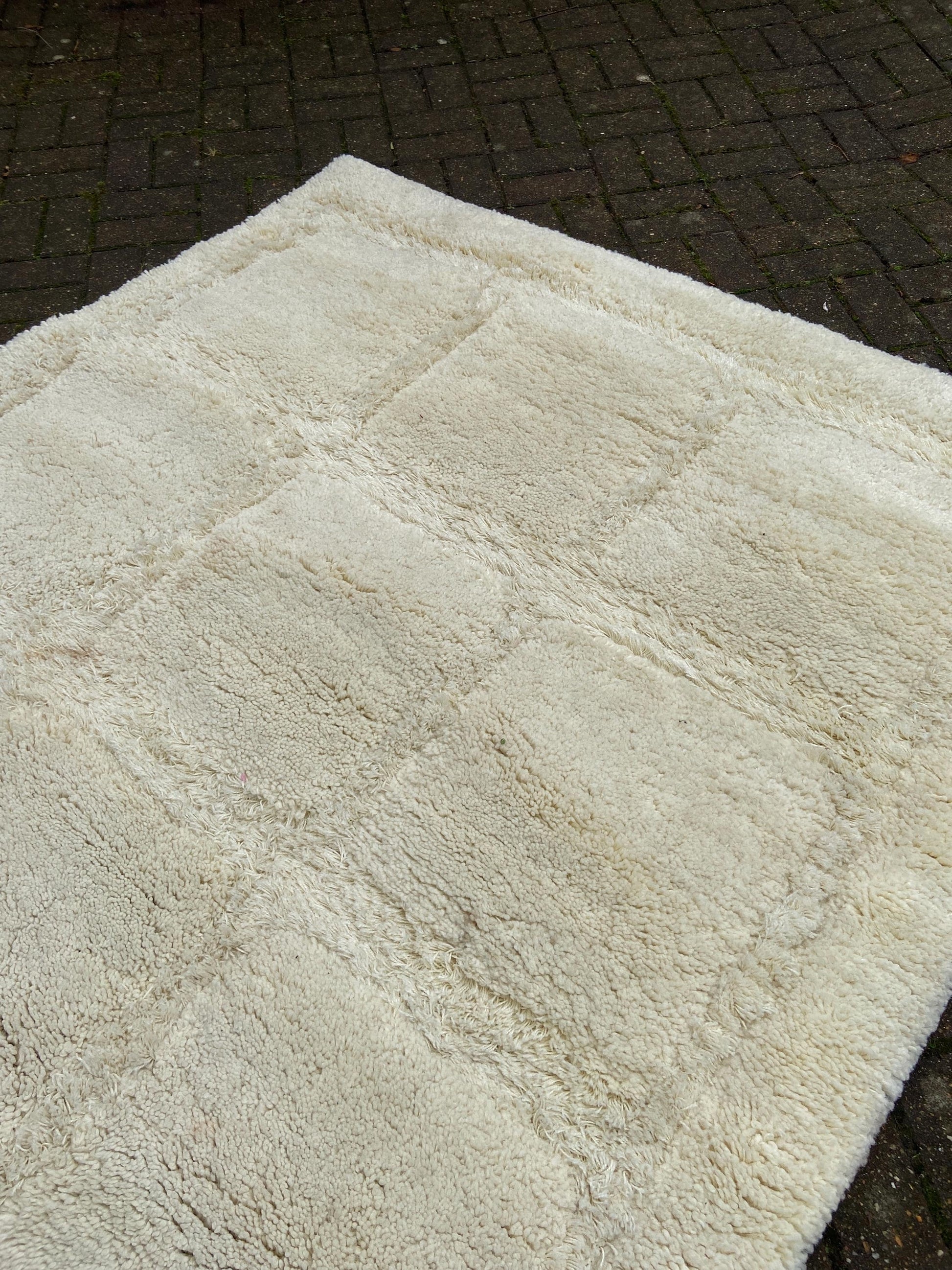 Large vintage shaggy cream rug with contrasting square detail - likely 1980s. Good size 234cm x 158cm