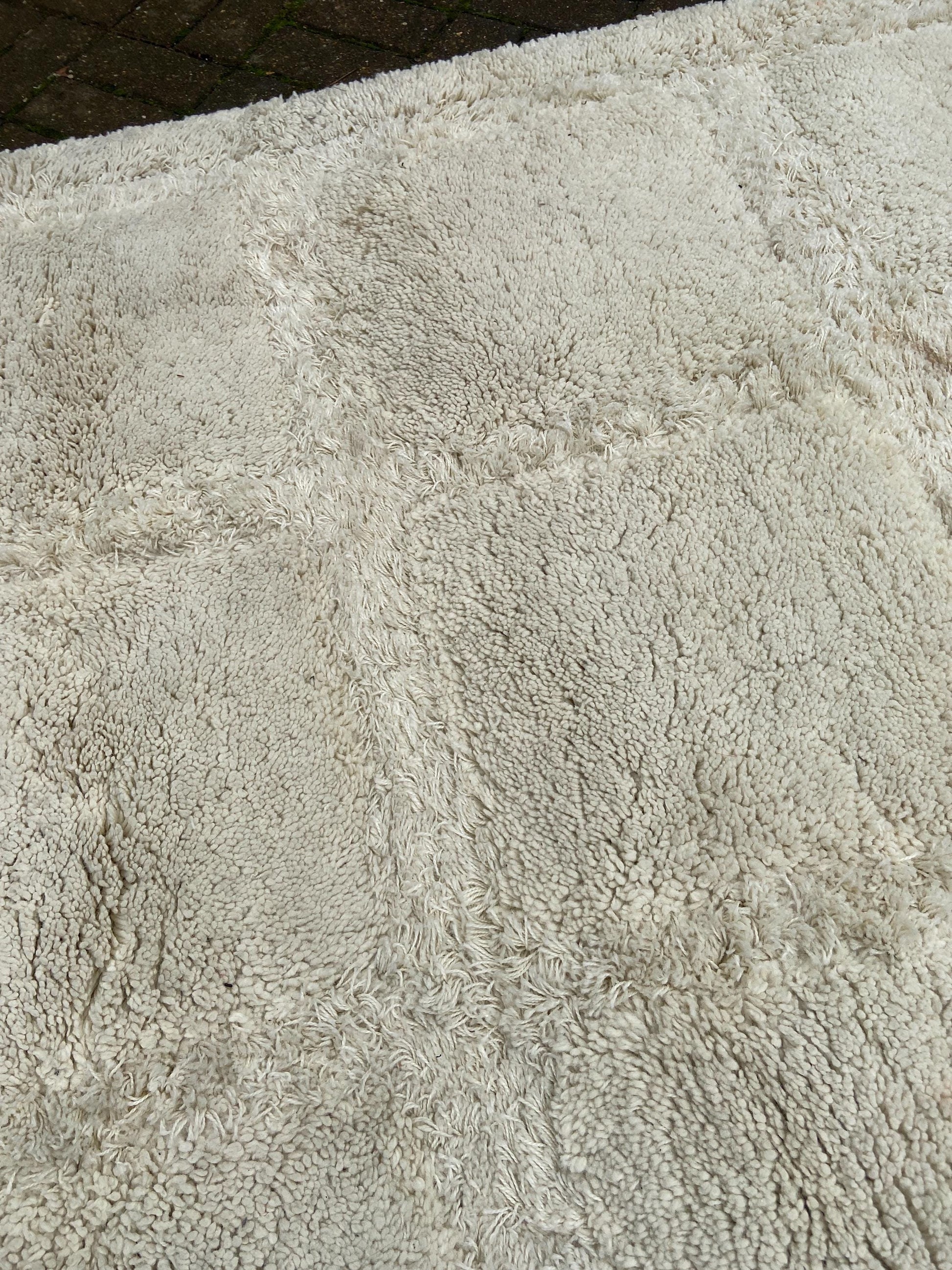 Large vintage shaggy cream rug with contrasting square detail - likely 1980s. Good size 234cm x 158cm