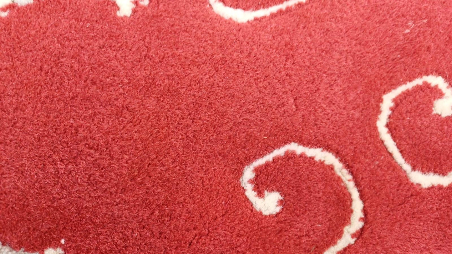 Vintage Round Chinese Woollen Red Rug, Dragons, oriental pattern and fringe, good condition 144cm diameter