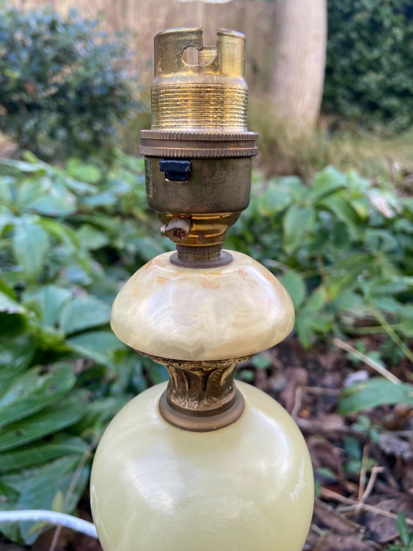 Fabulous Onyx Retro Vintage Table Lamp - working and PAT tested