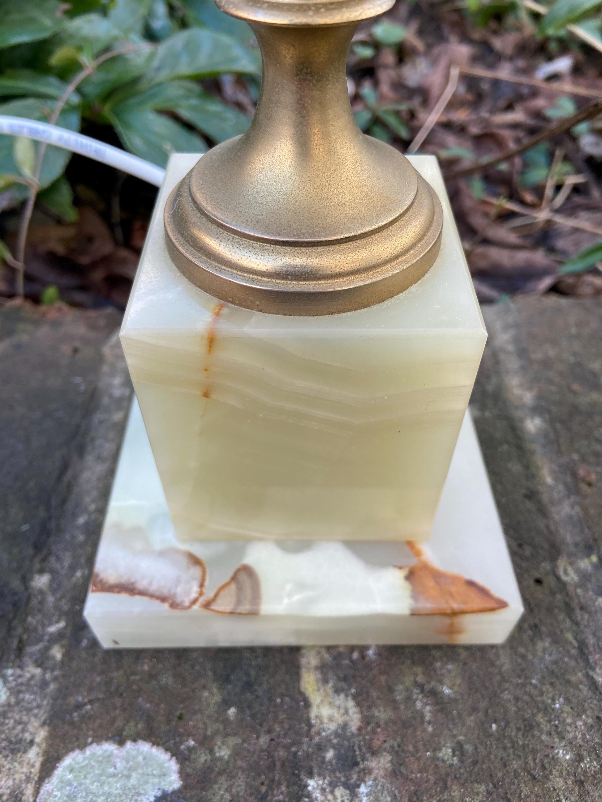 Fabulous Onyx Retro Vintage Table Lamp - working and PAT tested