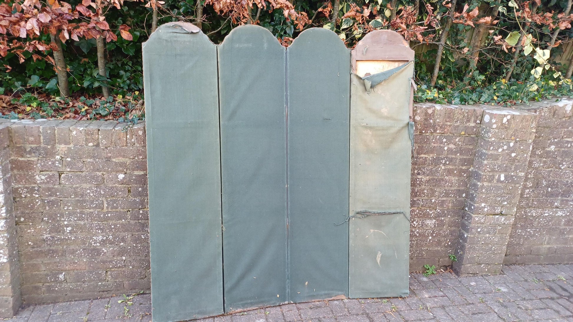 Bohemian Upholstered 3 fold, 4 piece, Victorian Room Divider / Vanity Screen - Chinoiserie type fabric FREE HAND Delivery