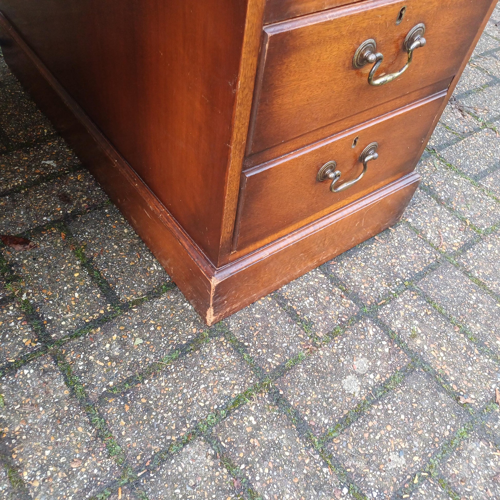 Huge Vintage 60s-70s Mahogany Pedestal Kneehole Desk Faux Green Leather Top FREE HAND Delivery