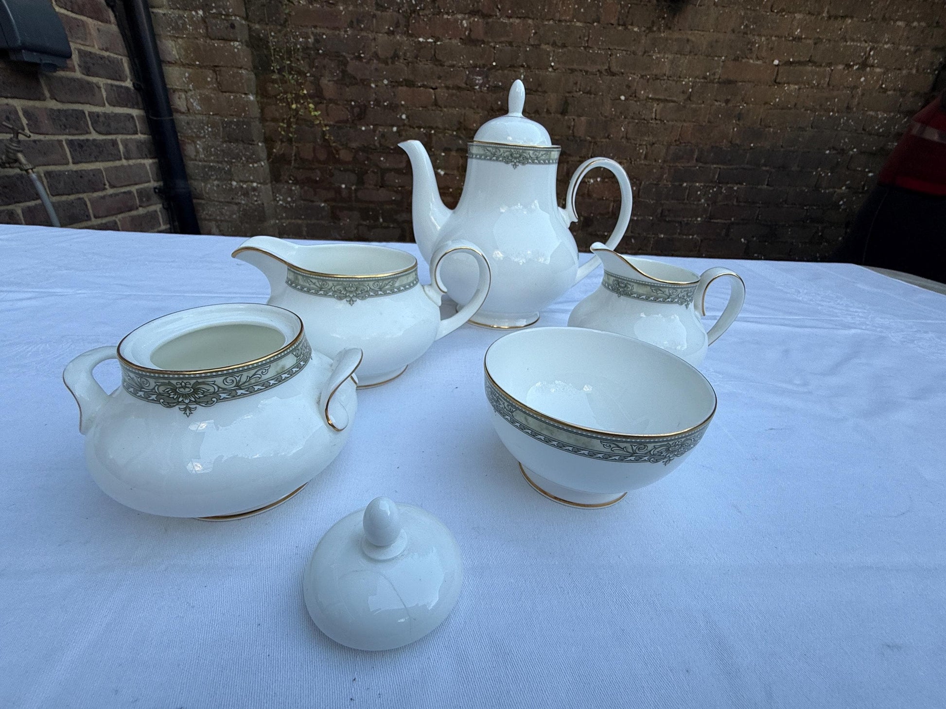 Royal Doulton Isabella Part Dinner Service - vintage - 37 pieces incl 8 dinner plates, 8 cups saucers, 6 side plates, tea pot, jugs & bowls