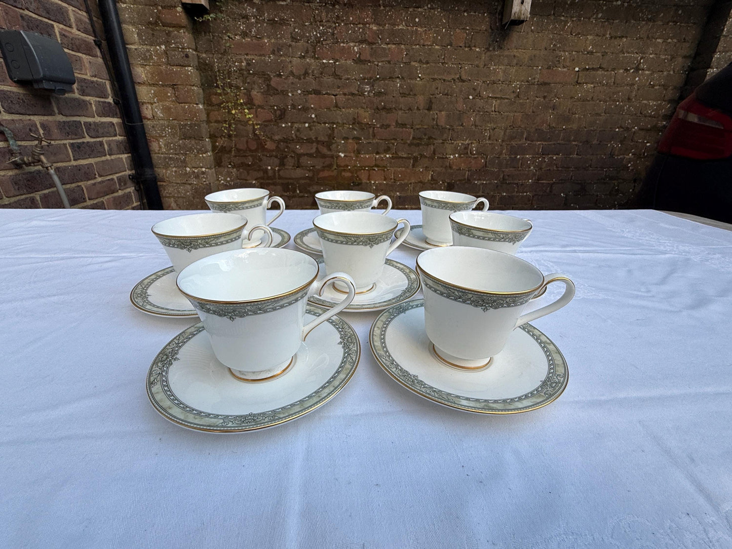 Royal Doulton Isabella Part Dinner Service - vintage - 37 pieces incl 8 dinner plates, 8 cups saucers, 6 side plates, tea pot, jugs & bowls