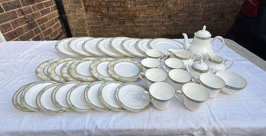 Royal Doulton Isabella dinner service. 37 pieces. including8 dinner plates, tea service and jugs and bowls. VGC