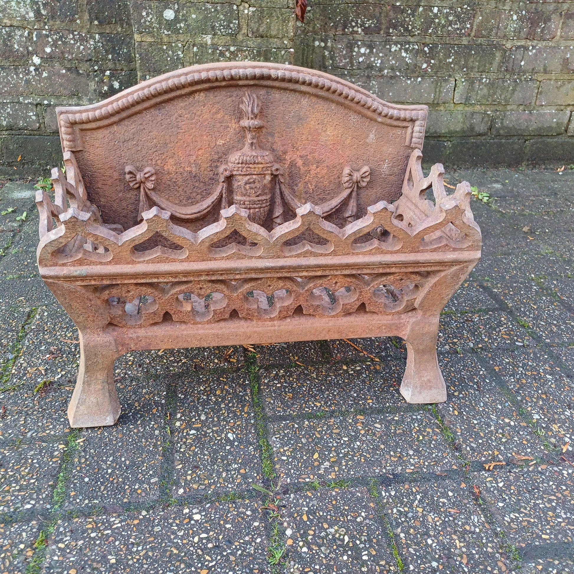 Heavy Iron Vintage Victorian Fireplace Basket Hearth Grate Classical Ornate Decoration