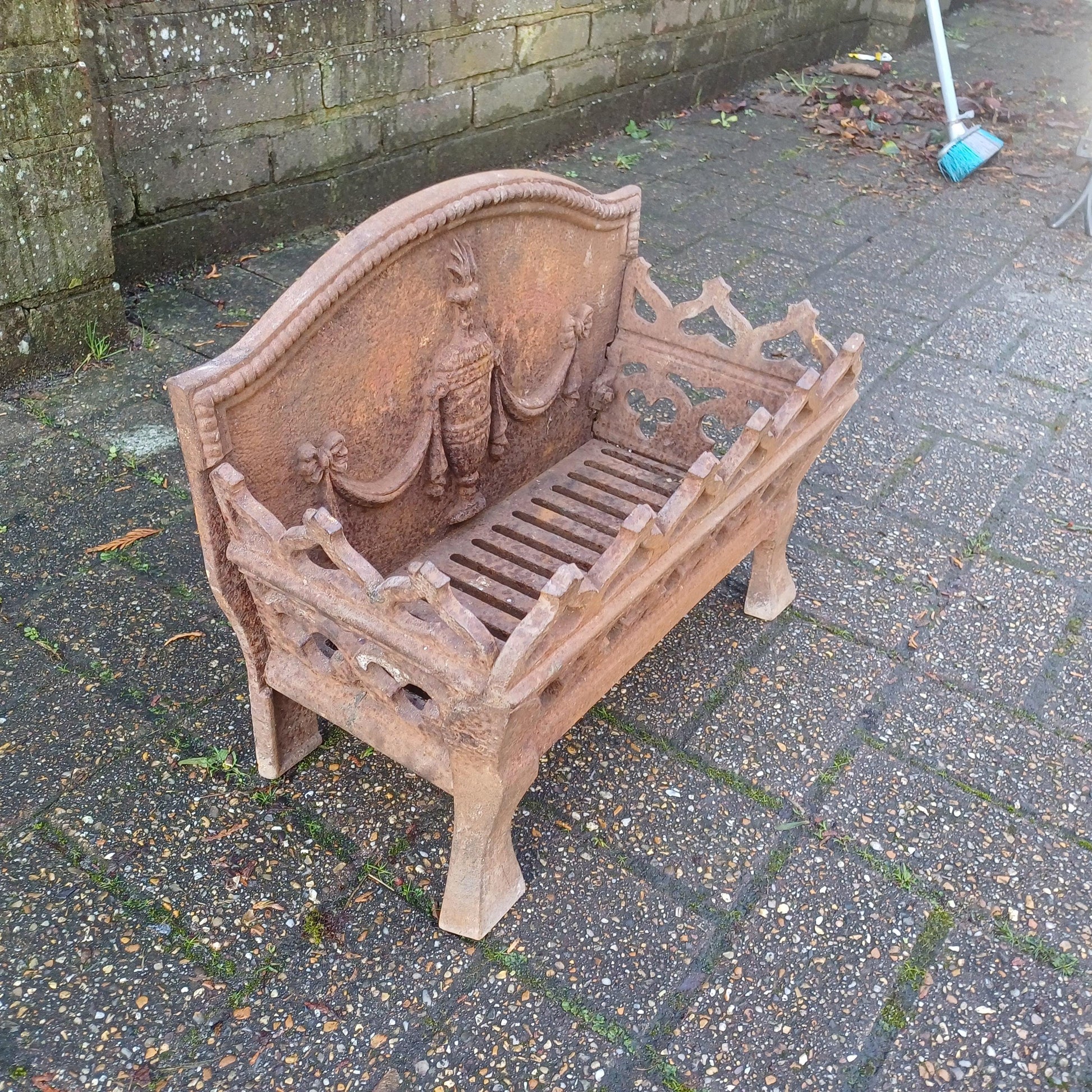 Heavy Iron Vintage Victorian Fireplace Basket Hearth Grate Classical Ornate Decoration