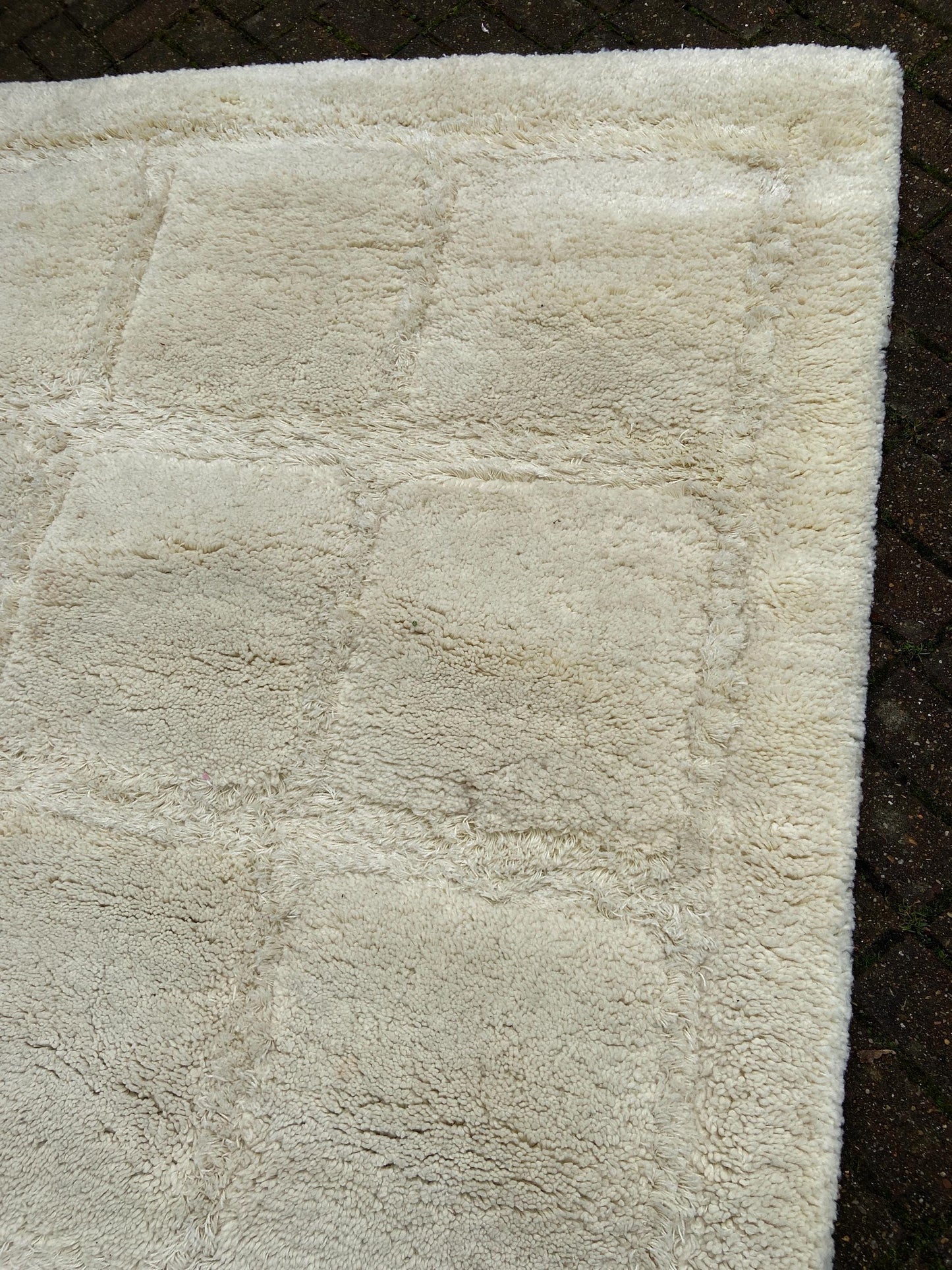 Large vintage shaggy cream rug with contrasting square detail - likely 1980s. Good size 234cm x 158cm