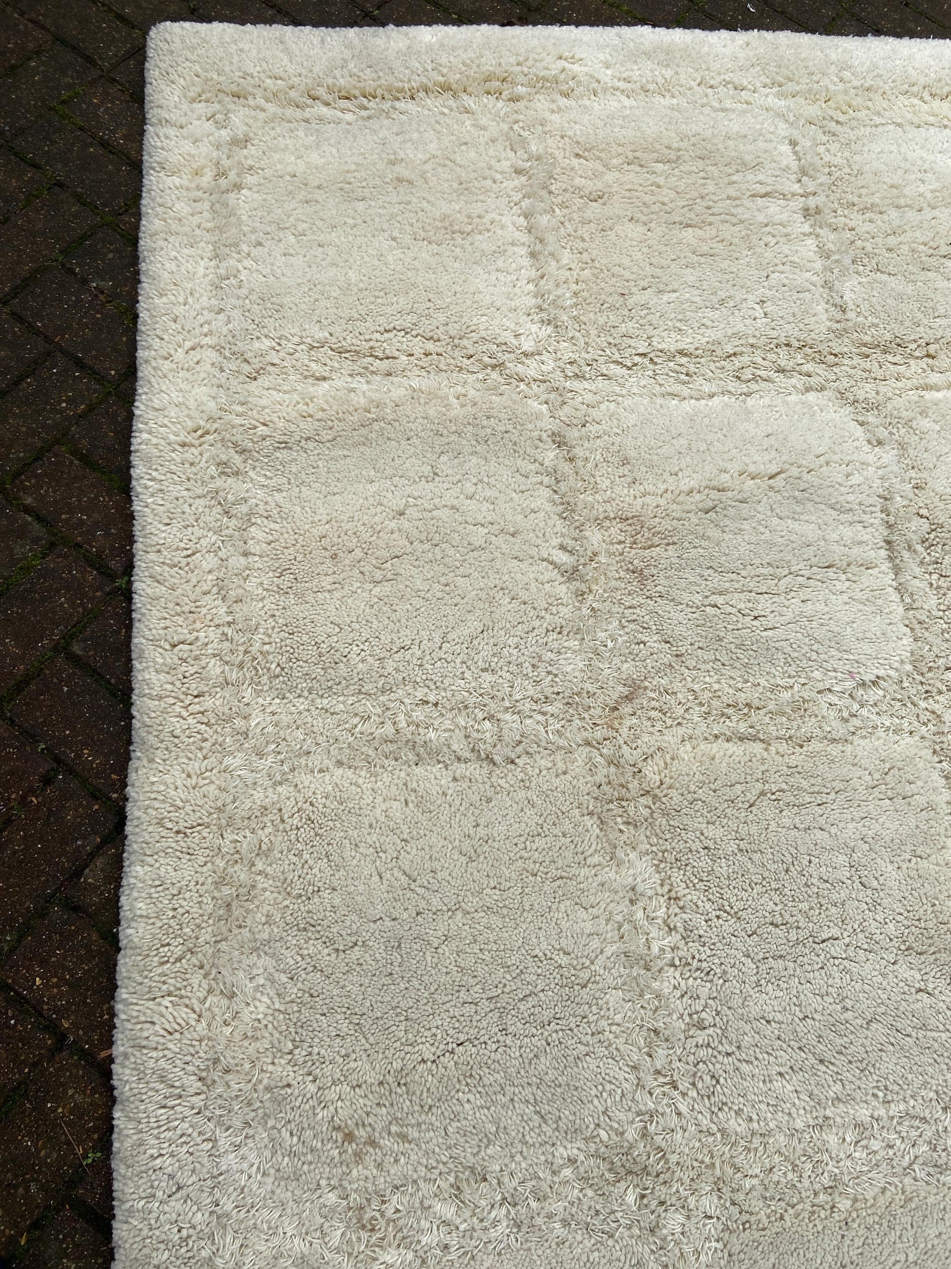 Large vintage shaggy cream rug with contrasting square detail - likely 1980s. Good size 234cm x 158cm