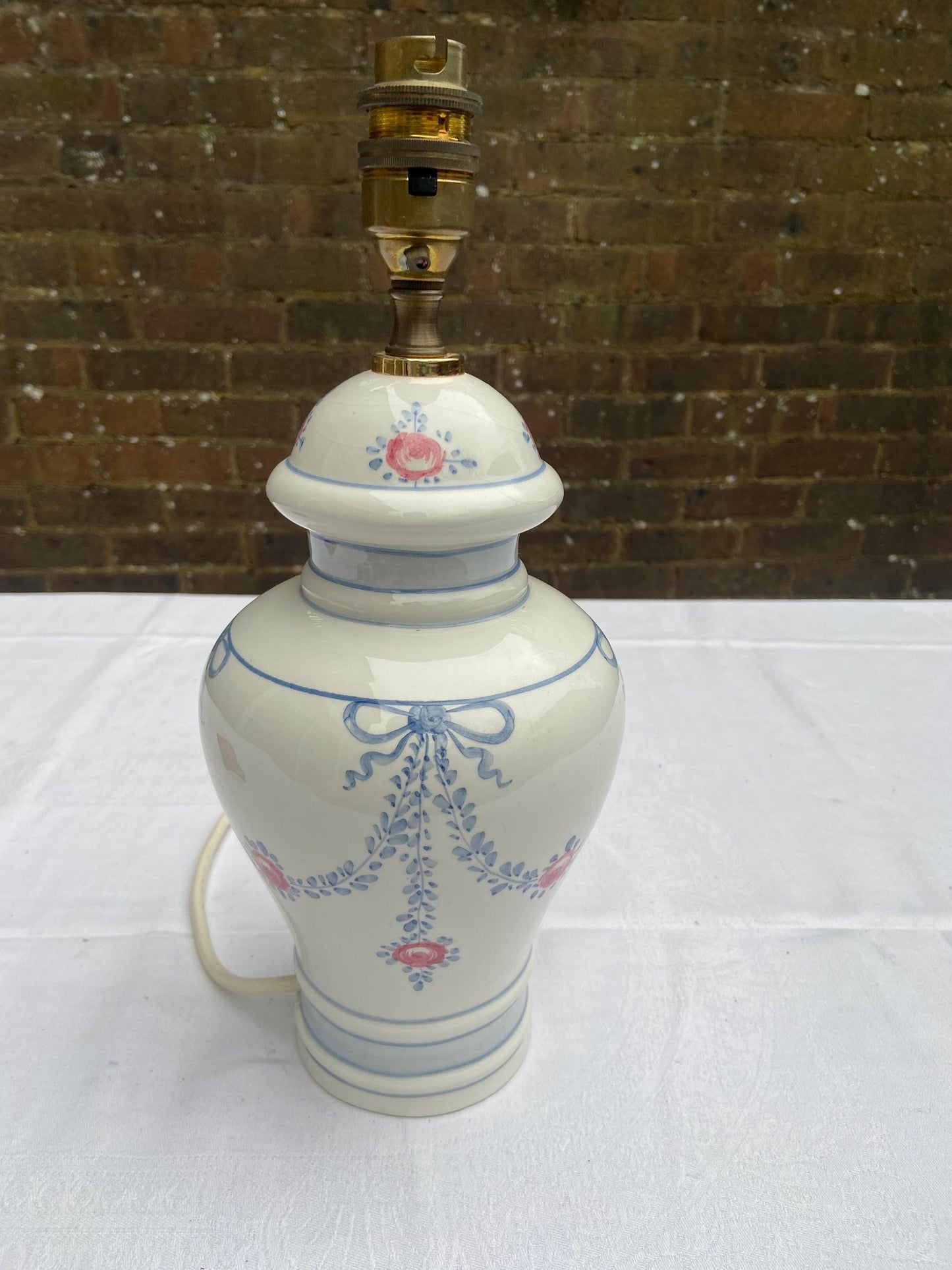 Italian vintage ceramic lamp with hand painted ribbon and roses design - PAT tested and working