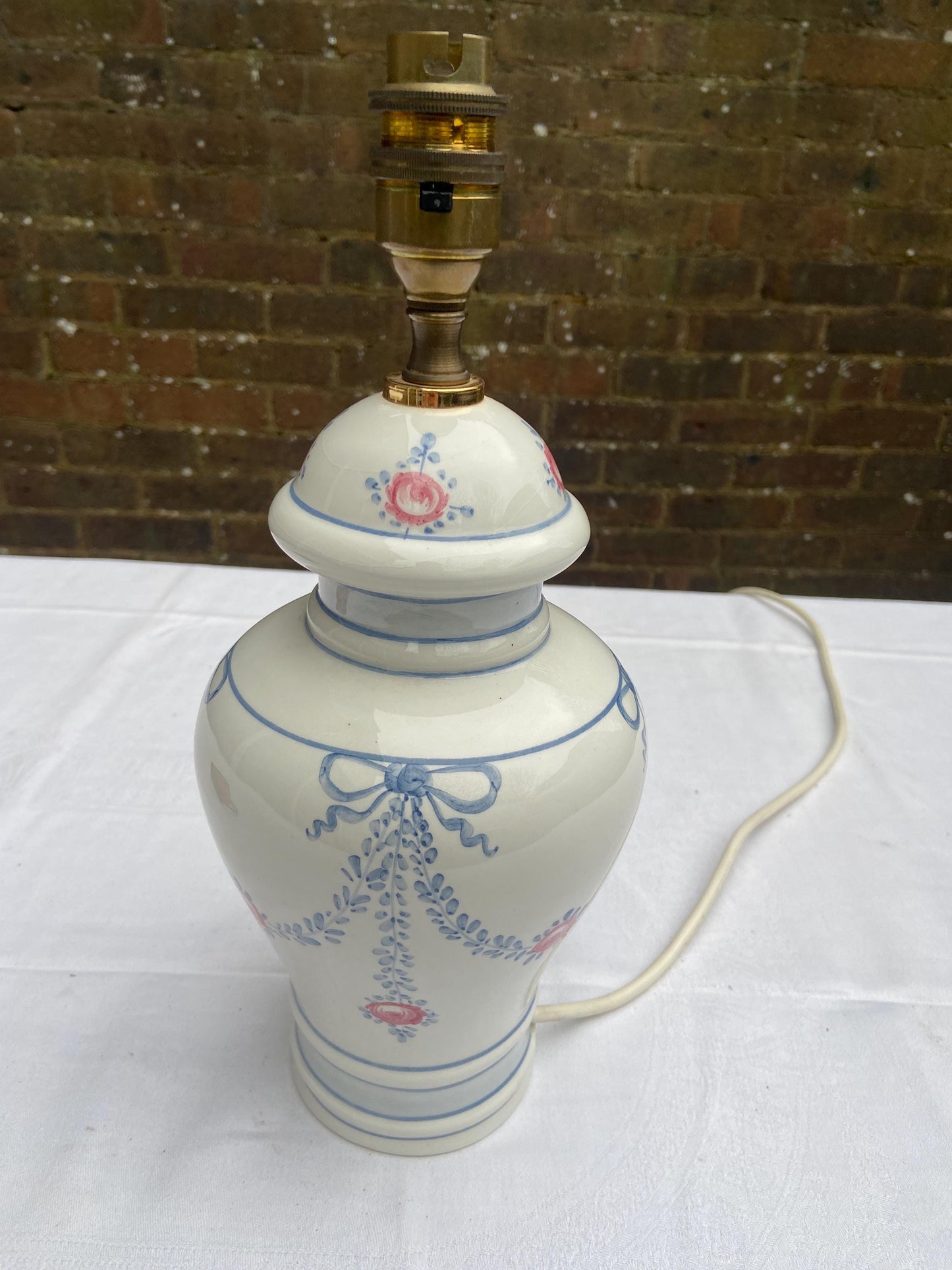 Italian vintage ceramic lamp with hand painted ribbon and roses design - PAT tested and working