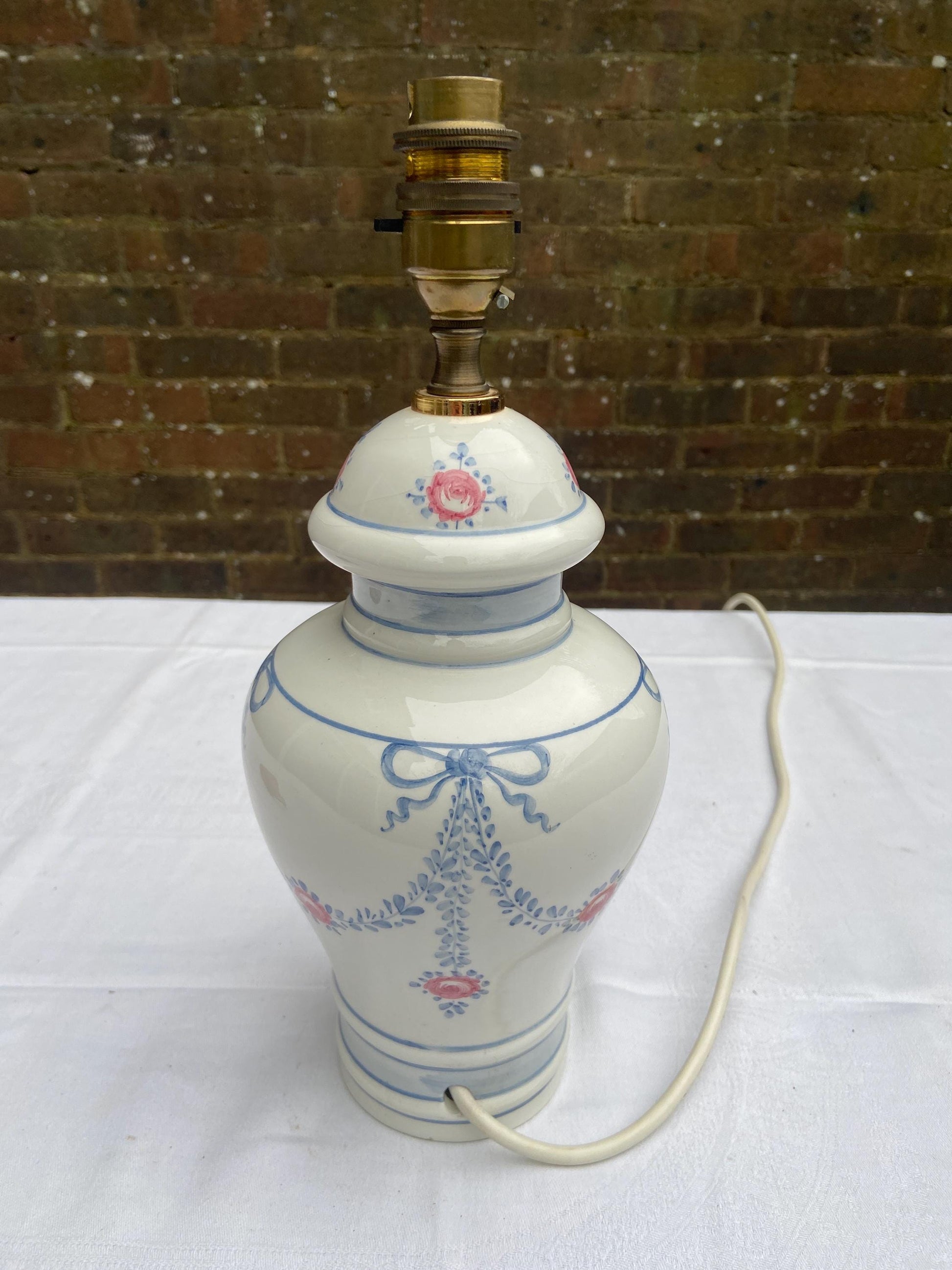 Italian vintage ceramic lamp with hand painted ribbon and roses design - PAT tested and working