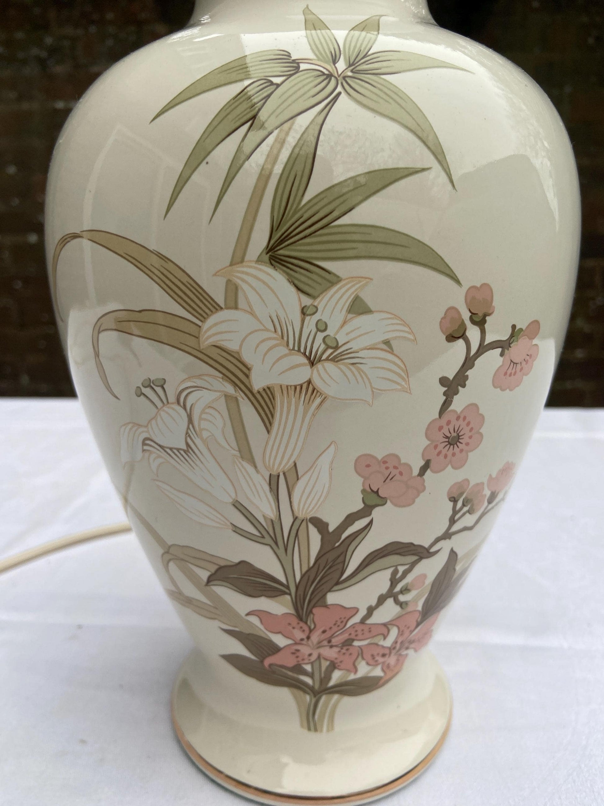 Vintage St Michael’s M&S ceramic table lamp - cream with painted leaves and flowers - working