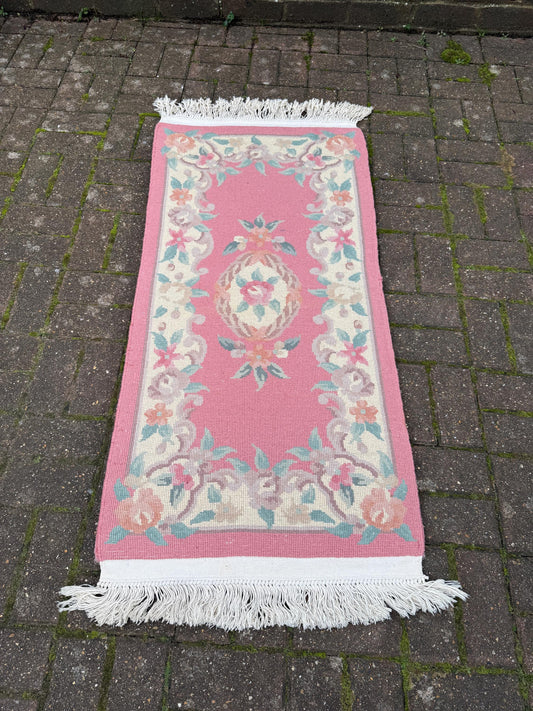 pink chinese woollen rug. thick rug. VGC