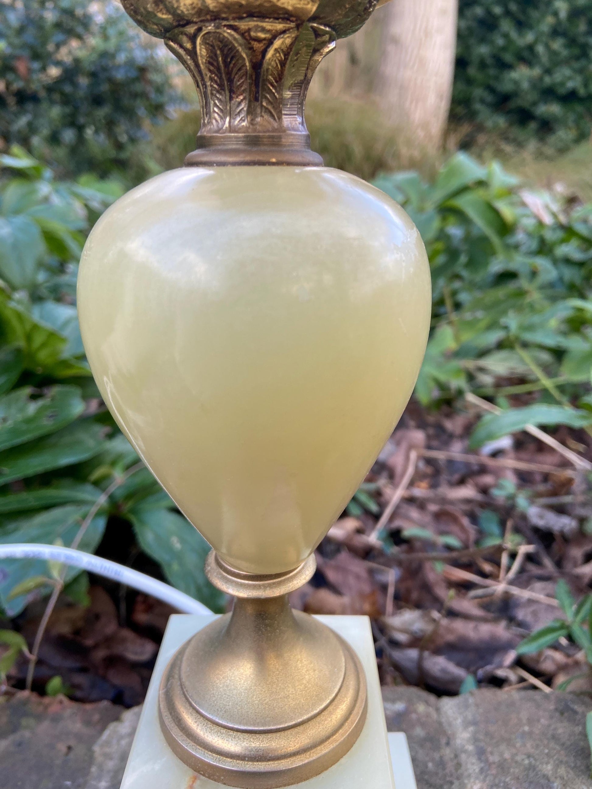 Fabulous Onyx Retro Vintage Table Lamp - working and PAT tested