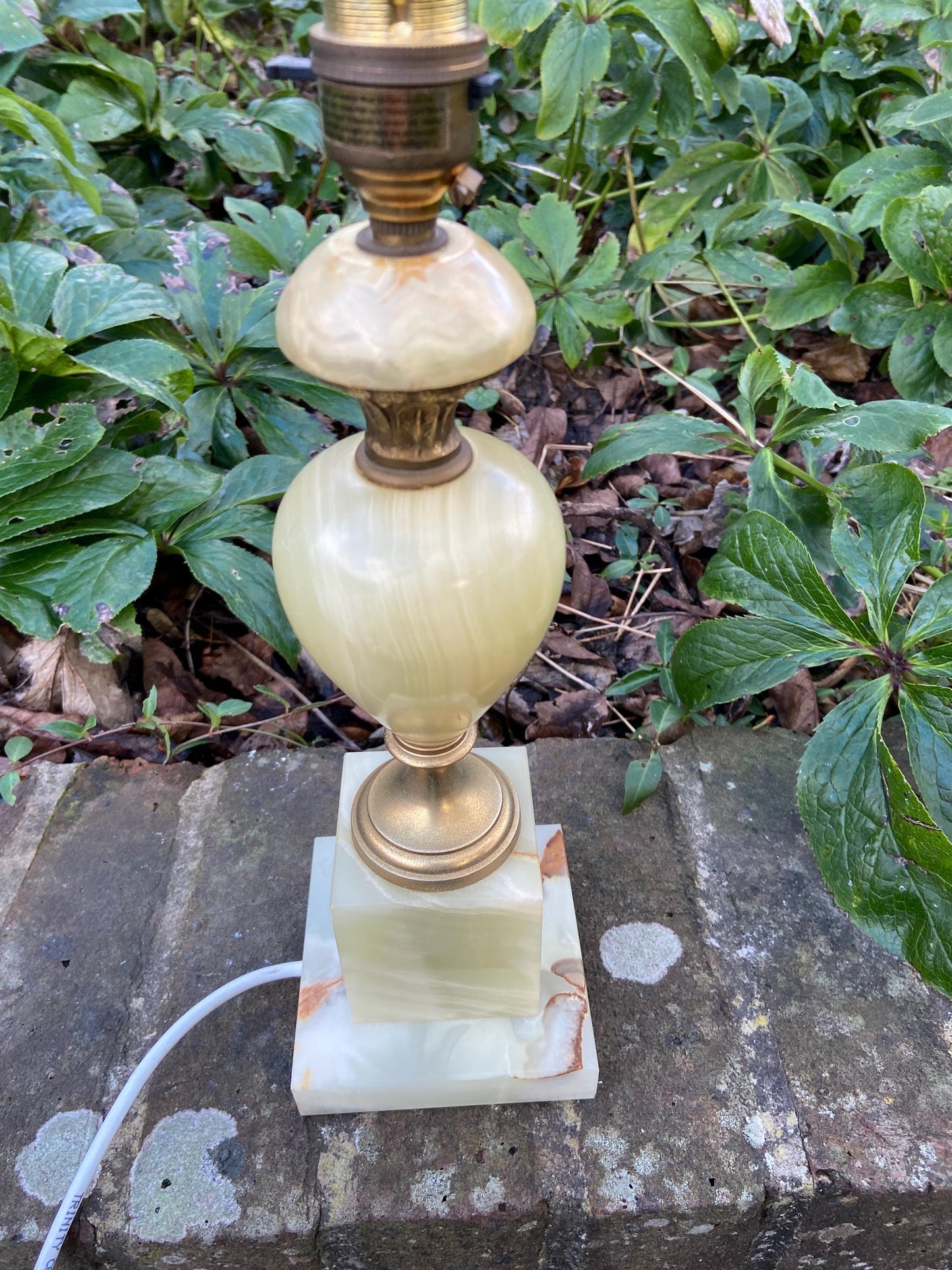 Fabulous Onyx Retro Vintage Table Lamp - working and PAT tested