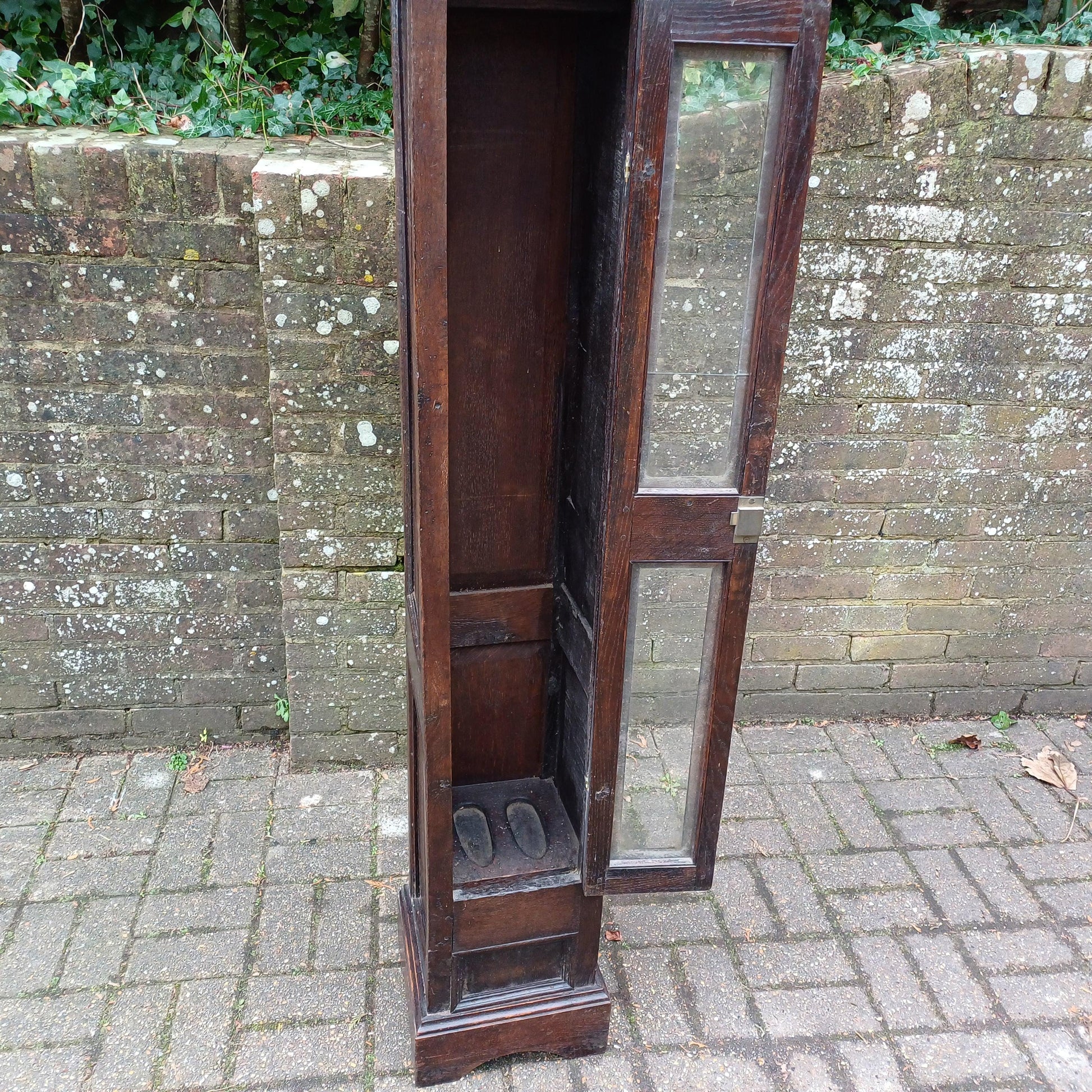Antique Victorian Solid Oak Gun Cupboard – Versatile and Charming Hallway Storage