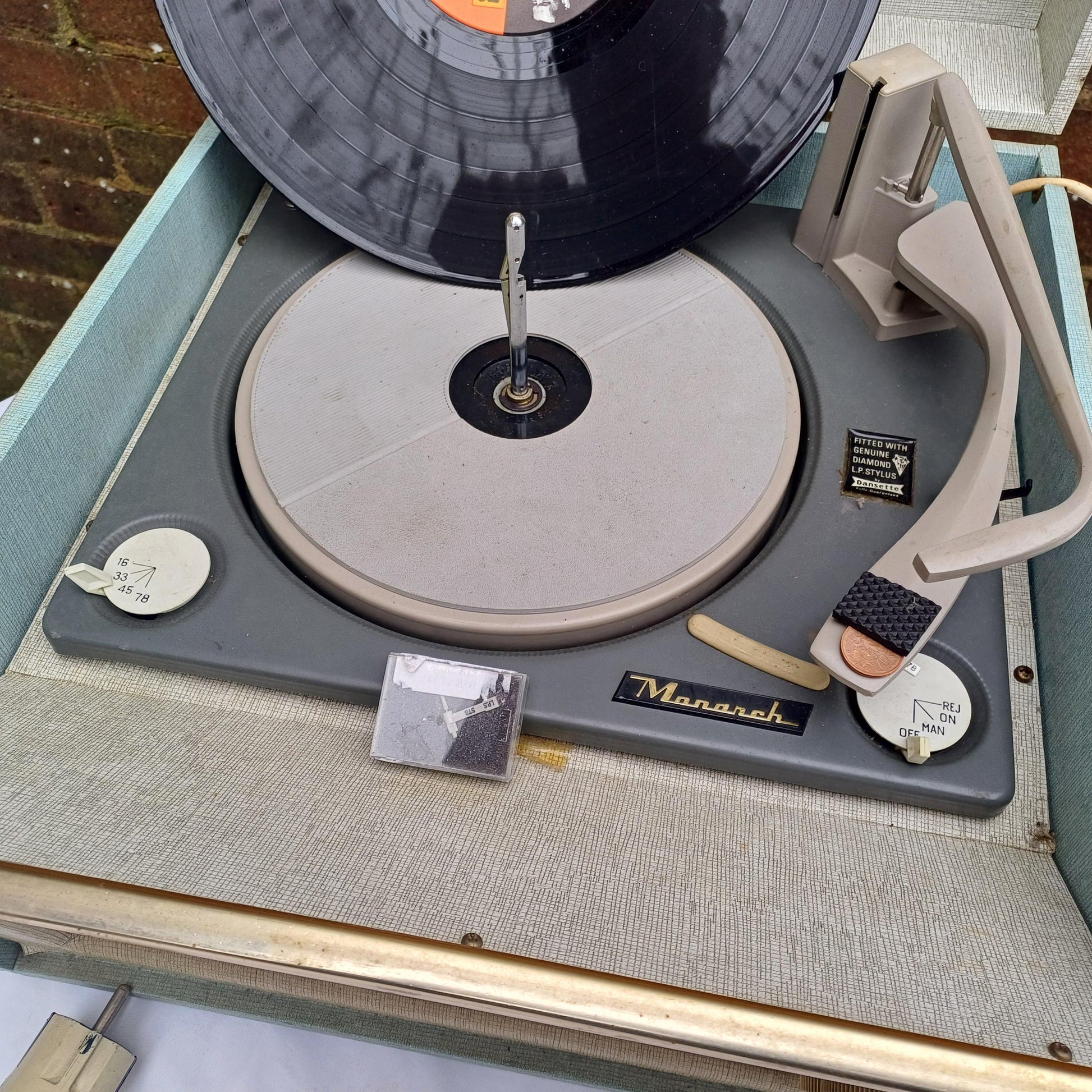 Retro Mid-Century Record Player – Retro Chic with Atomic Leg Plates Monarch 'The Dansette Bermuda'