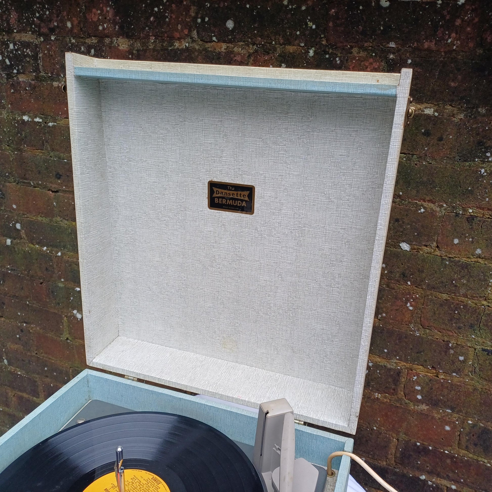 Retro Mid-Century Record Player – Retro Chic with Atomic Leg Plates Monarch 'The Dansette Bermuda'