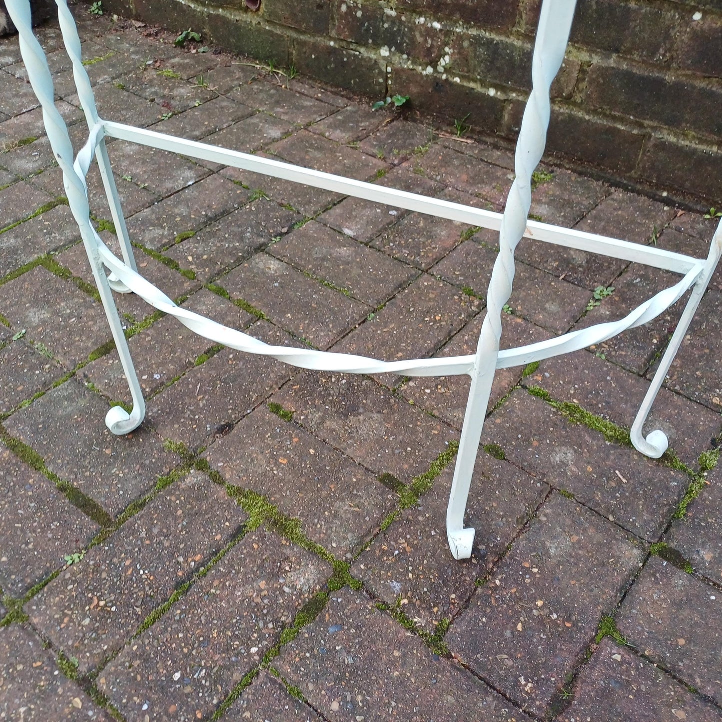 Pretty Painted Vintage Retro Mid-Century Occasional Side Table with Mottled Effect Glass Top Light Green