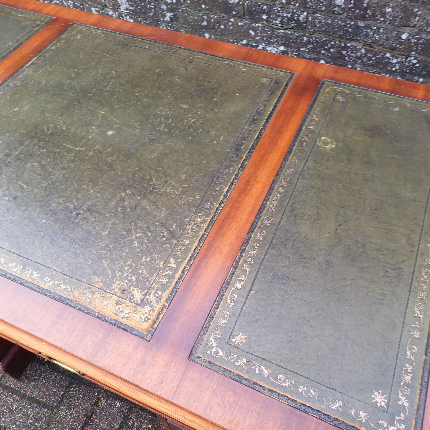 Huge Vintage 60s-70s Mahogany Pedestal Kneehole Desk Faux Green Leather Top FREE HAND Delivery