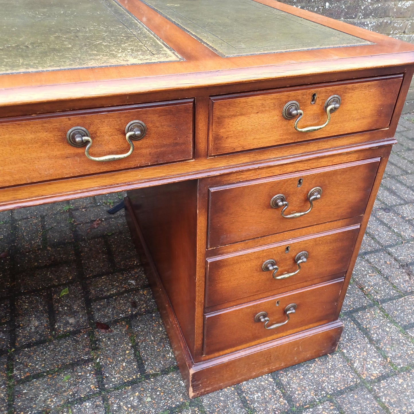 Huge Vintage 60s-70s Mahogany Pedestal Kneehole Desk Faux Green Leather Top FREE HAND Delivery