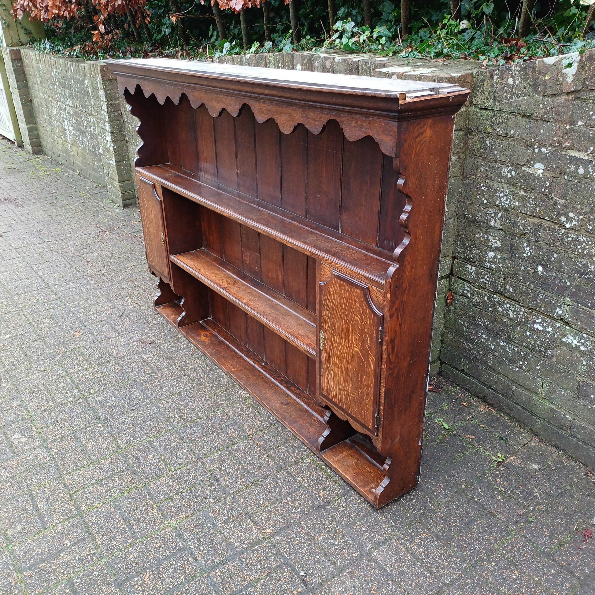 Huge Imposing 6ft Victorian Plate Rack Dresser Top Display Shelves Made of Solid Oak with 2 Cupboards FREE HAND Delivery