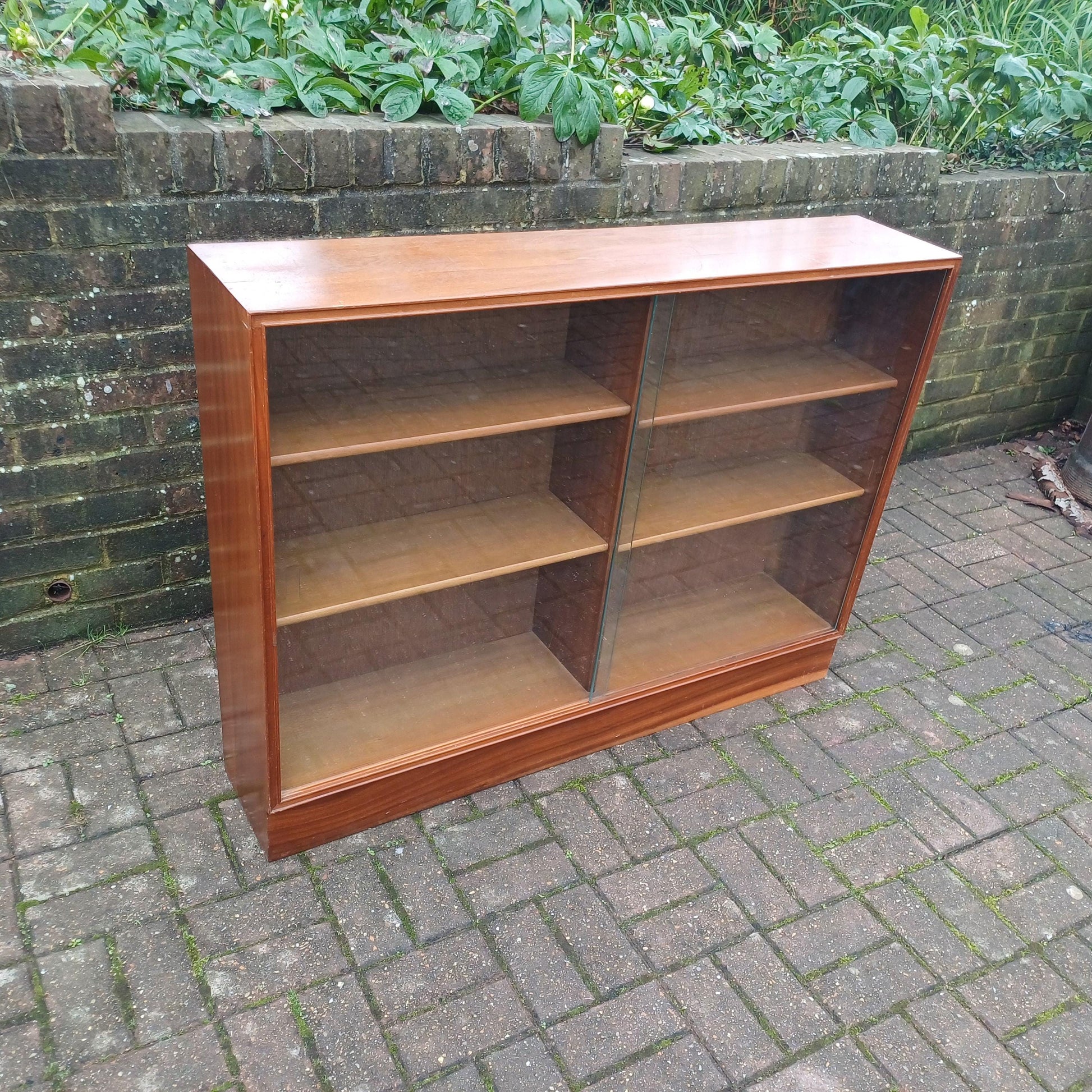 Classic Solid Wood Mid Century Retro Glazed Display Bookcase with Thick Glass Doors FREE HAND Delivery.