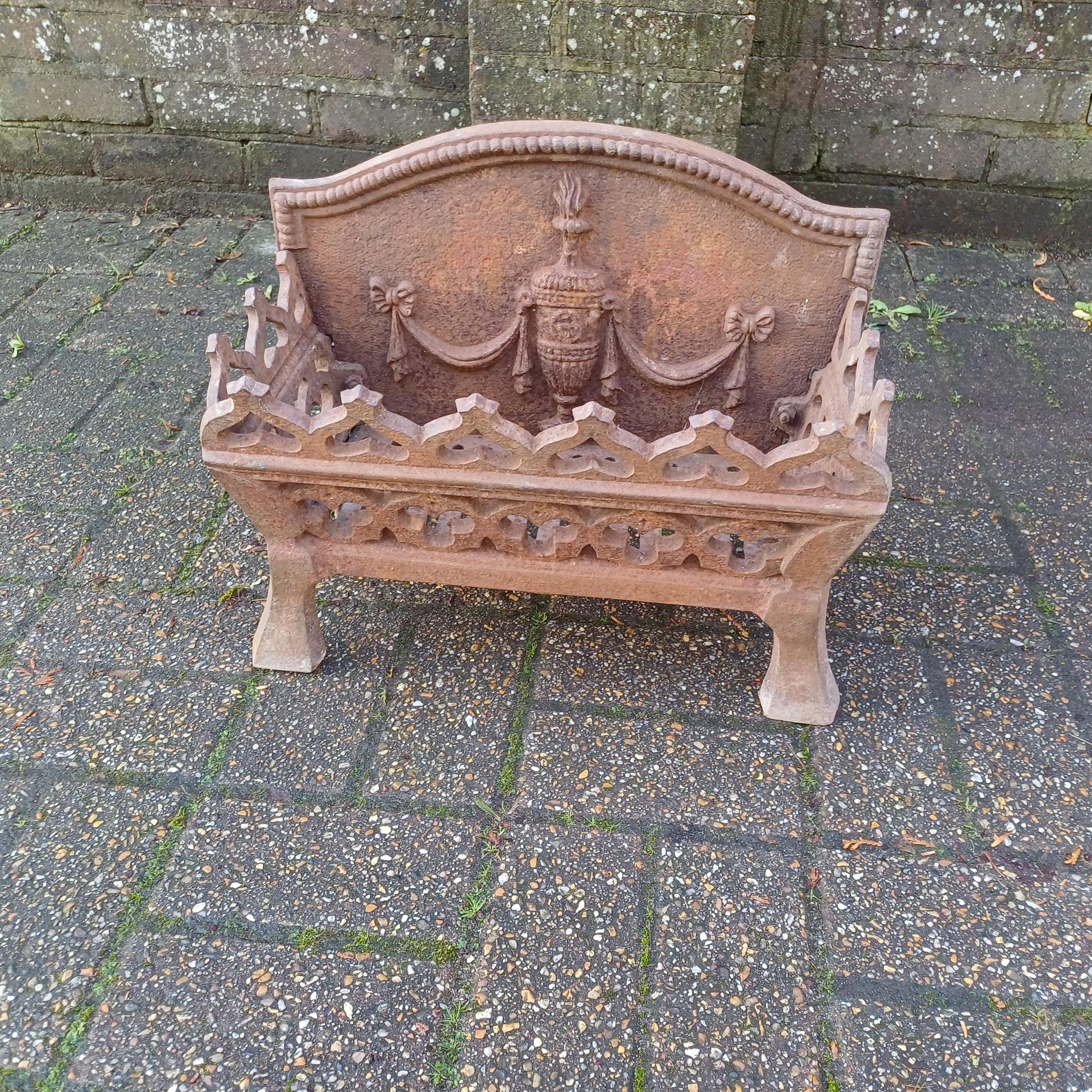 Heavy Iron Vintage Victorian Fireplace Basket Hearth Grate Classical Ornate Decoration