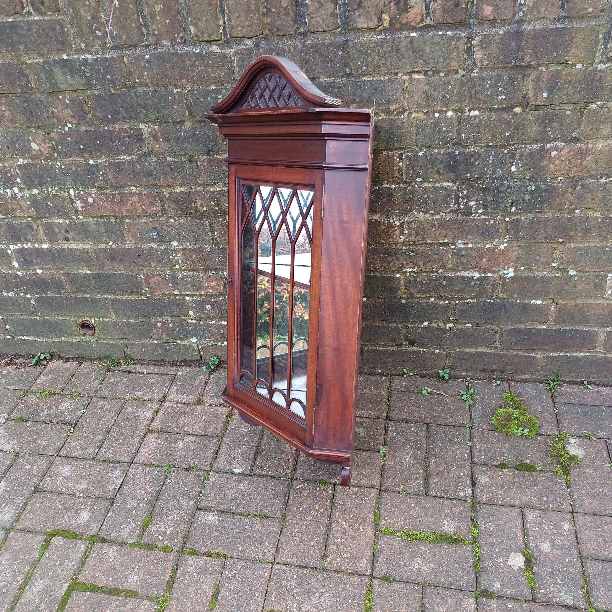Superb Vintage Mahogany Mirror Back Corner Cupboard Exceptional Quality FREE HAND Delivery Very Heavy