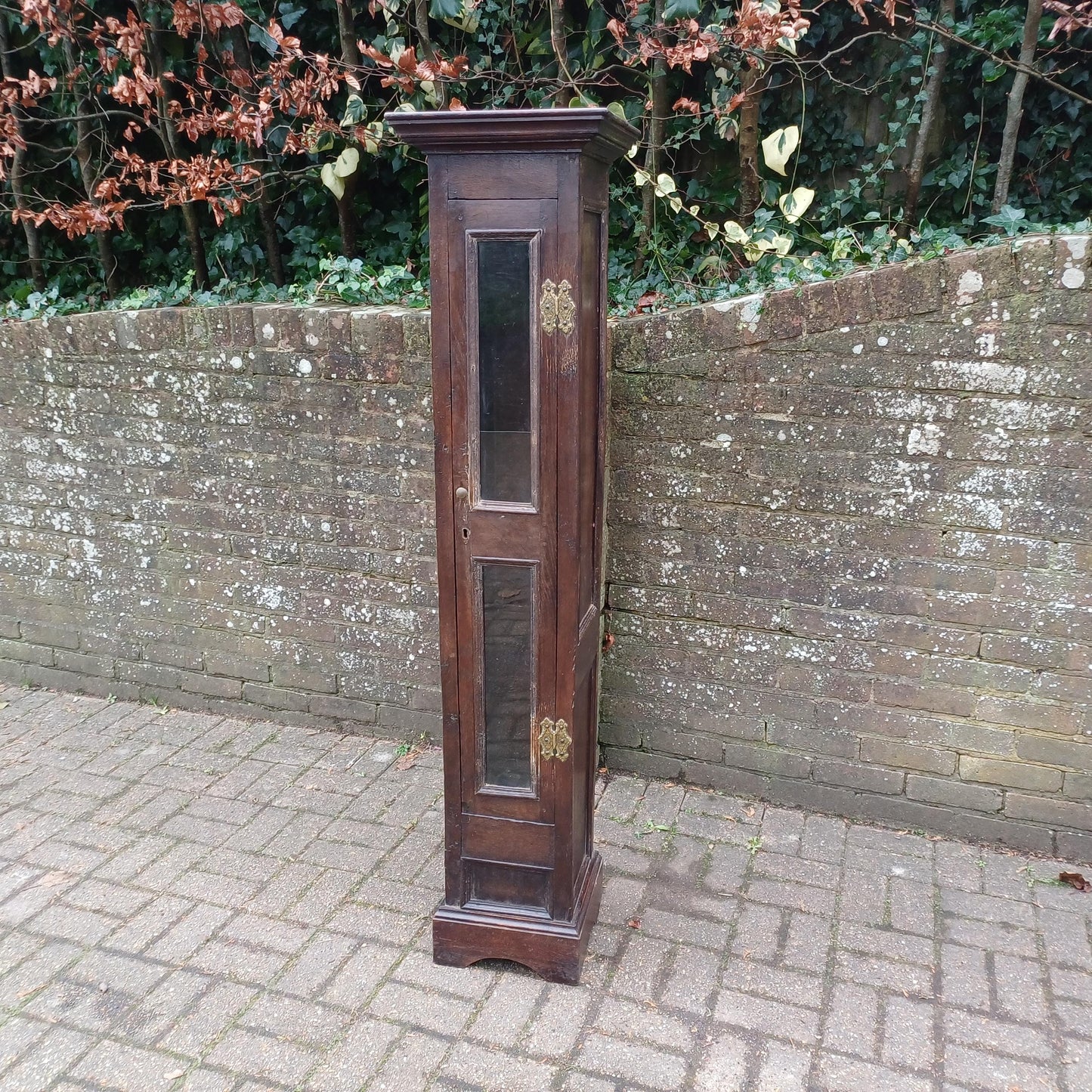 Antique Victorian Solid Oak Gun Cupboard – Versatile and Charming Hallway Storage