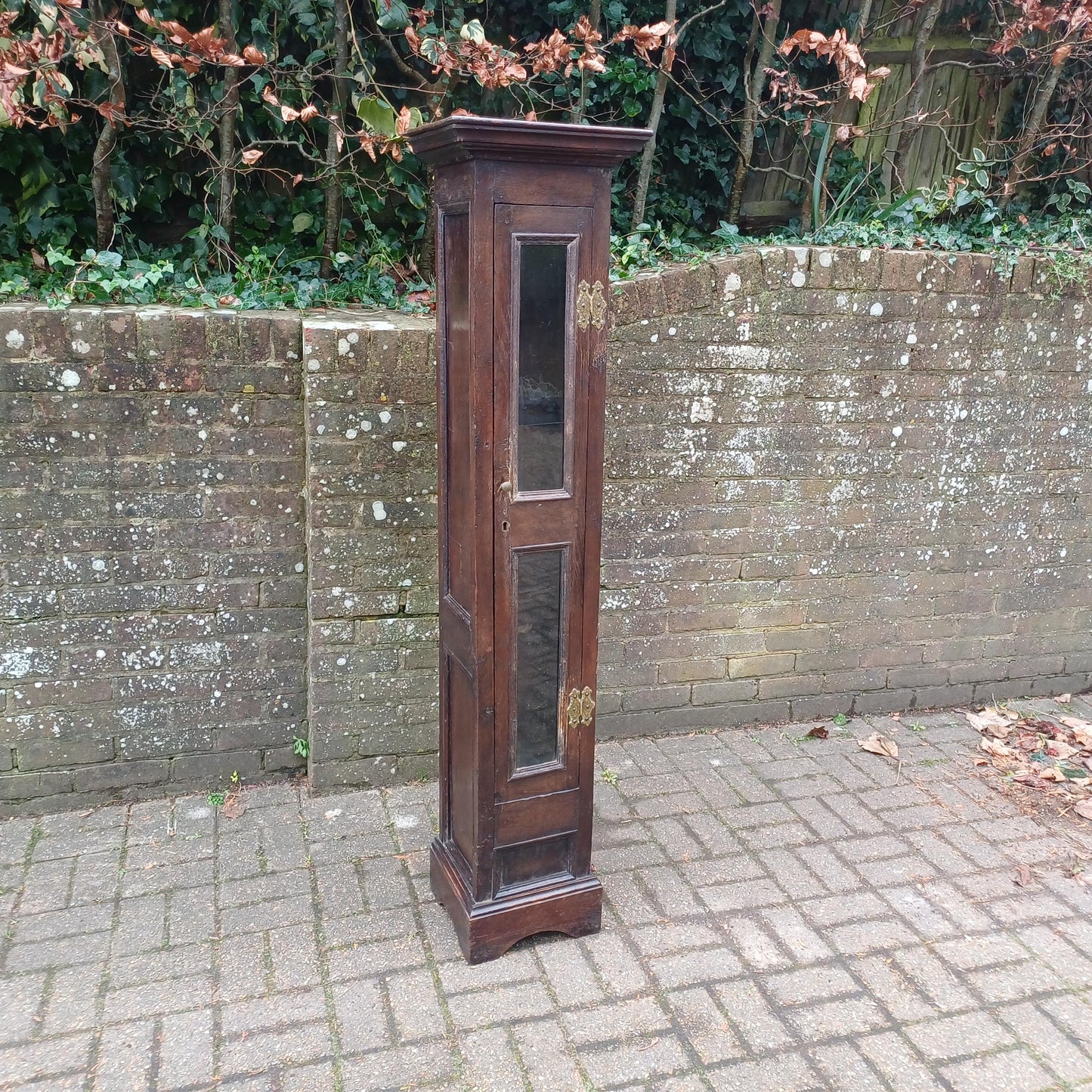 Antique Victorian Solid Oak Gun Cupboard – Versatile and Charming Hallway Storage