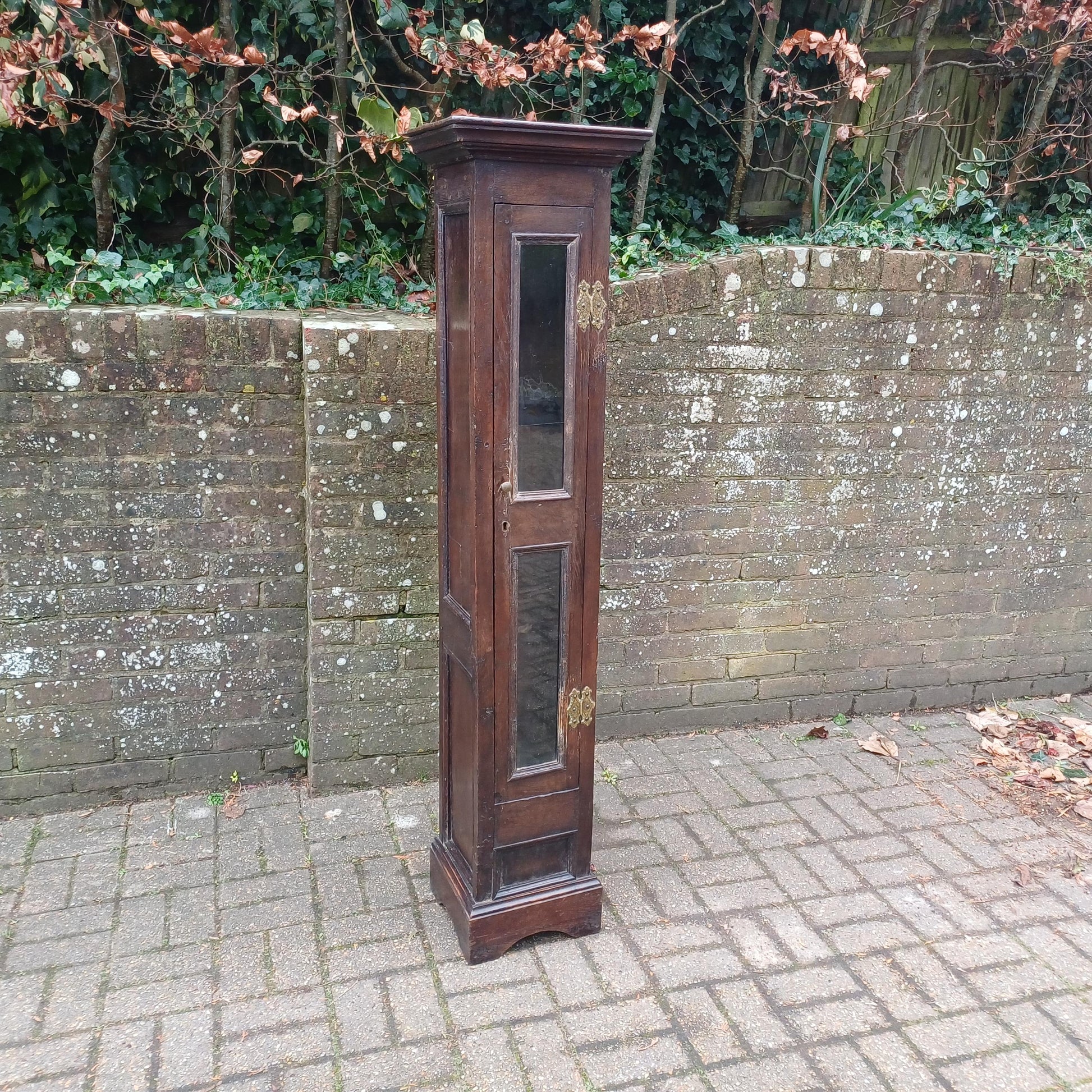 Antique Victorian Solid Oak Gun Cupboard – Versatile and Charming Hallway Storage
