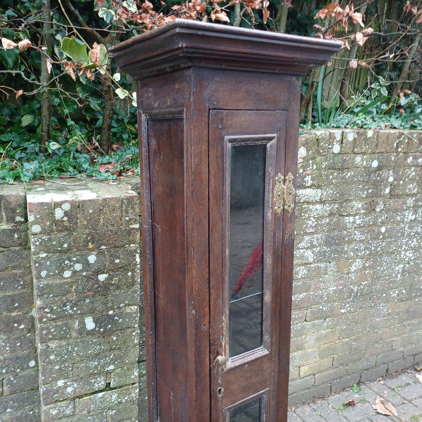 Antique Victorian Solid Oak Gun Cupboard – Versatile and Charming Hallway Storage
