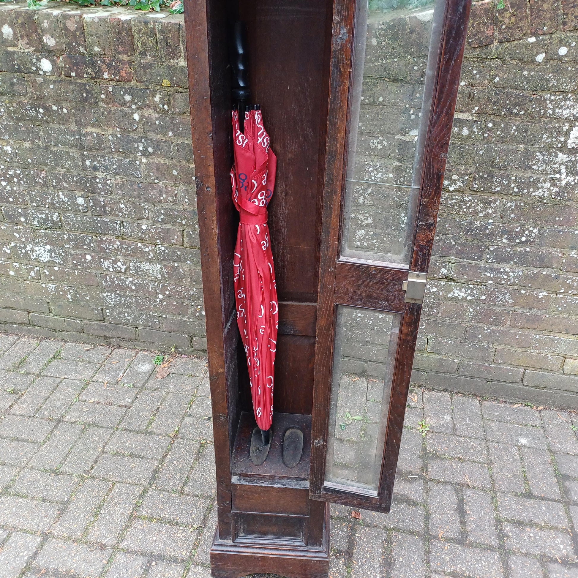 Antique Victorian Solid Oak Gun Cupboard – Versatile and Charming Hallway Storage