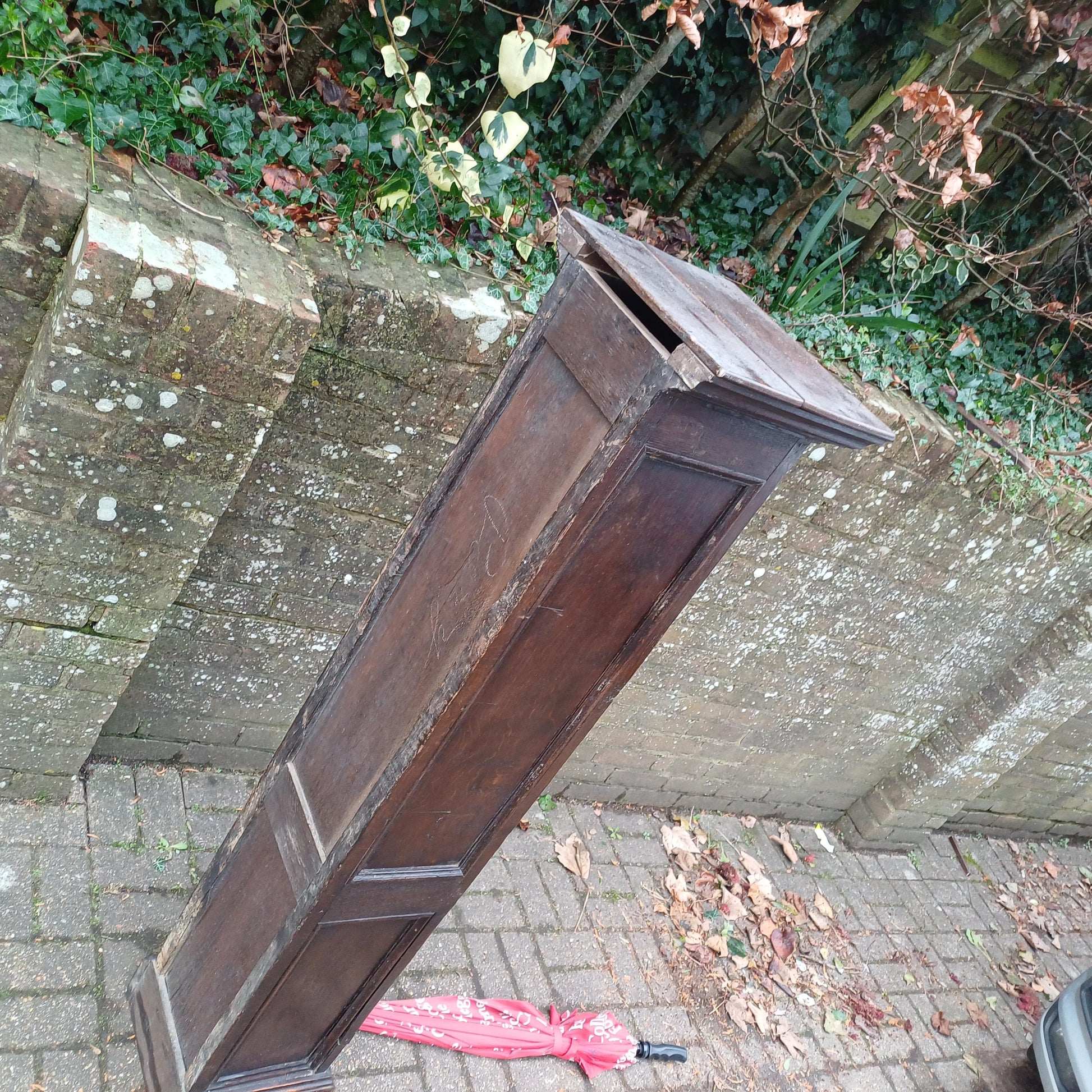 Antique Victorian Solid Oak Gun Cupboard – Versatile and Charming Hallway Storage