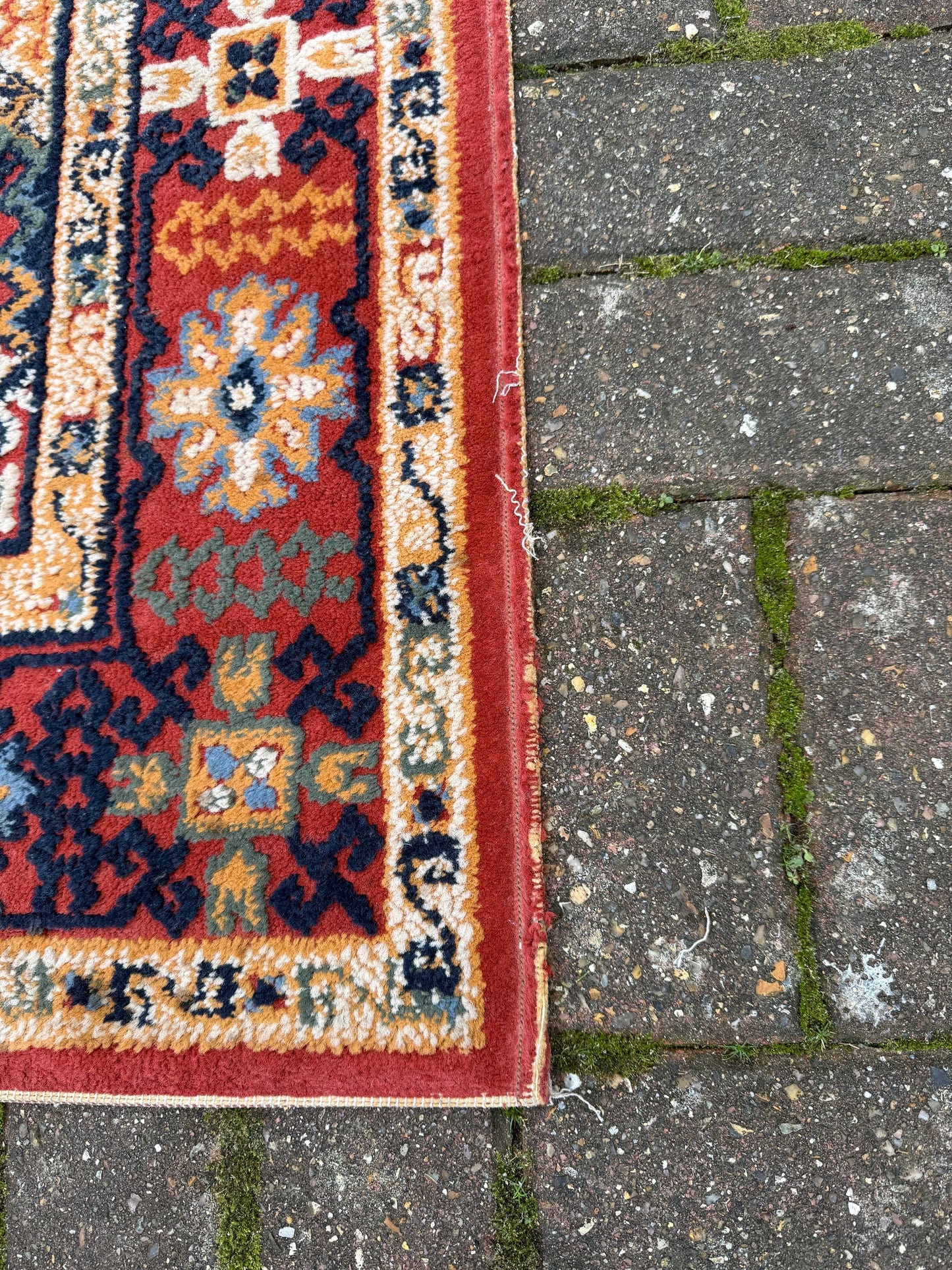 Vibrant retro wool rug with geometric Aztec like pattern - 80cm x 150cm