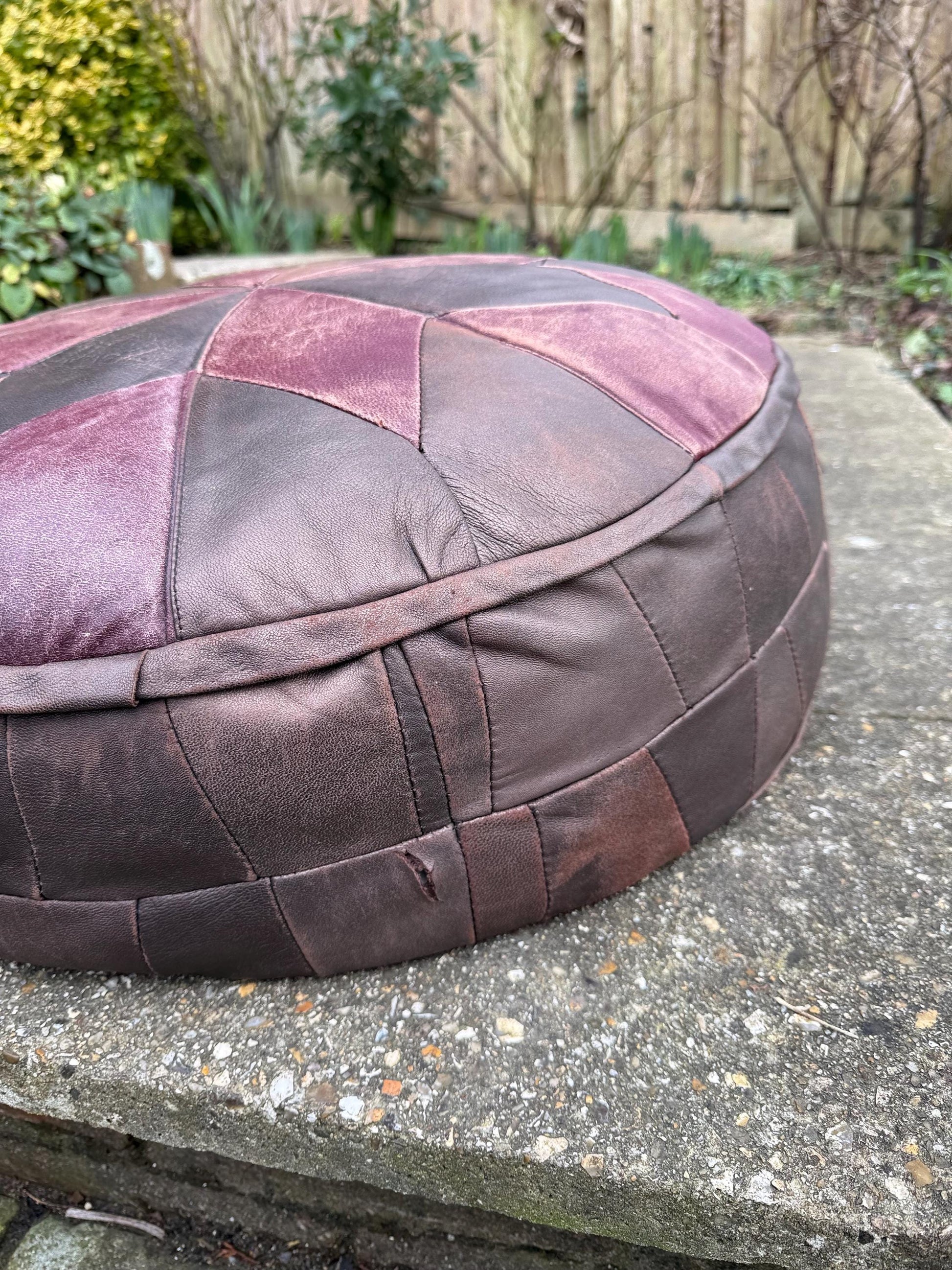 Retro vintage Pouf / Beanbag in leatherette - aged and charming - Hippy retro cushion, stool, bohemian decor, bean bag
