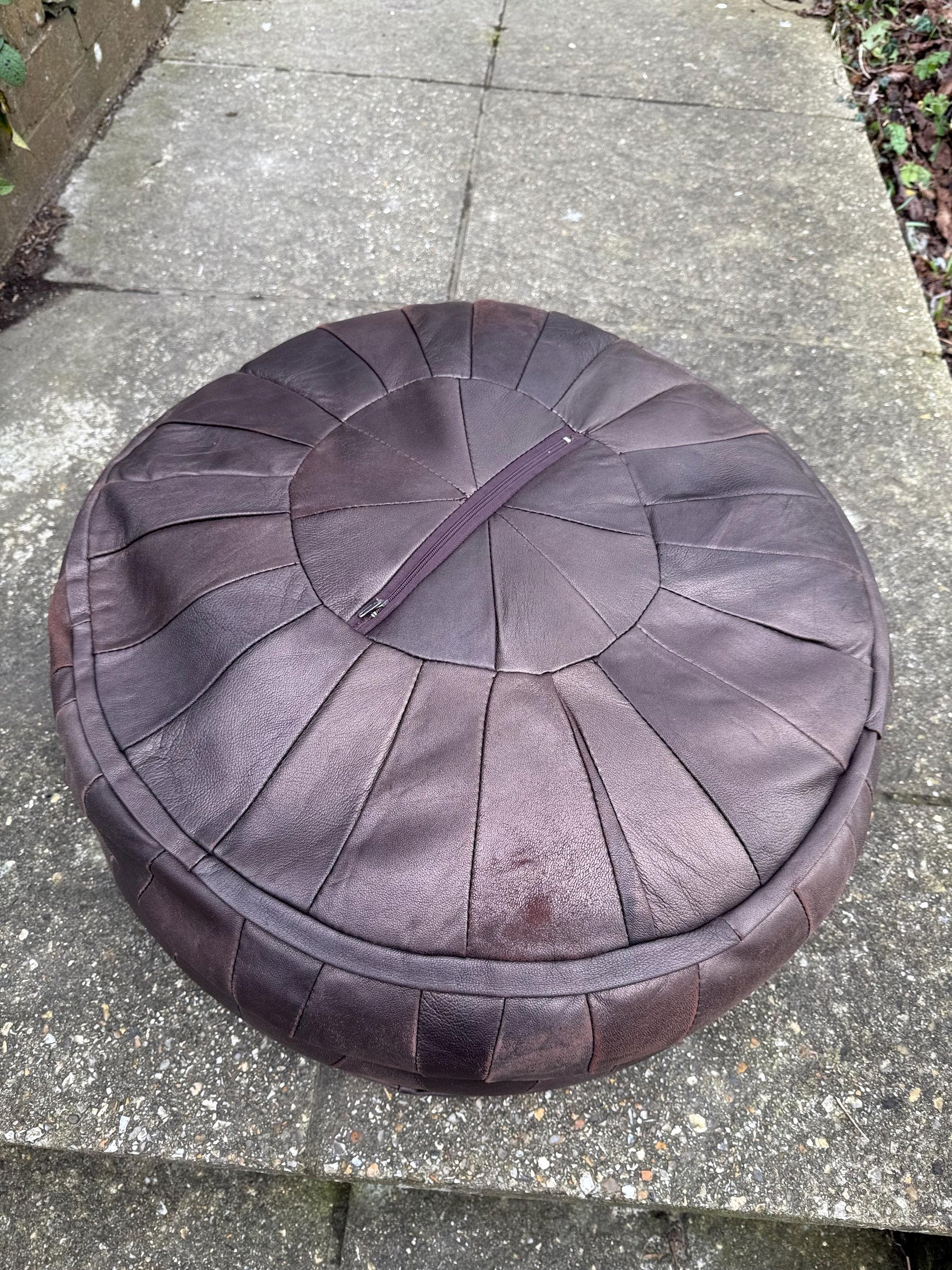 Retro vintage Pouf / Beanbag in leatherette - aged and charming - Hippy retro cushion, stool, bohemian decor, bean bag