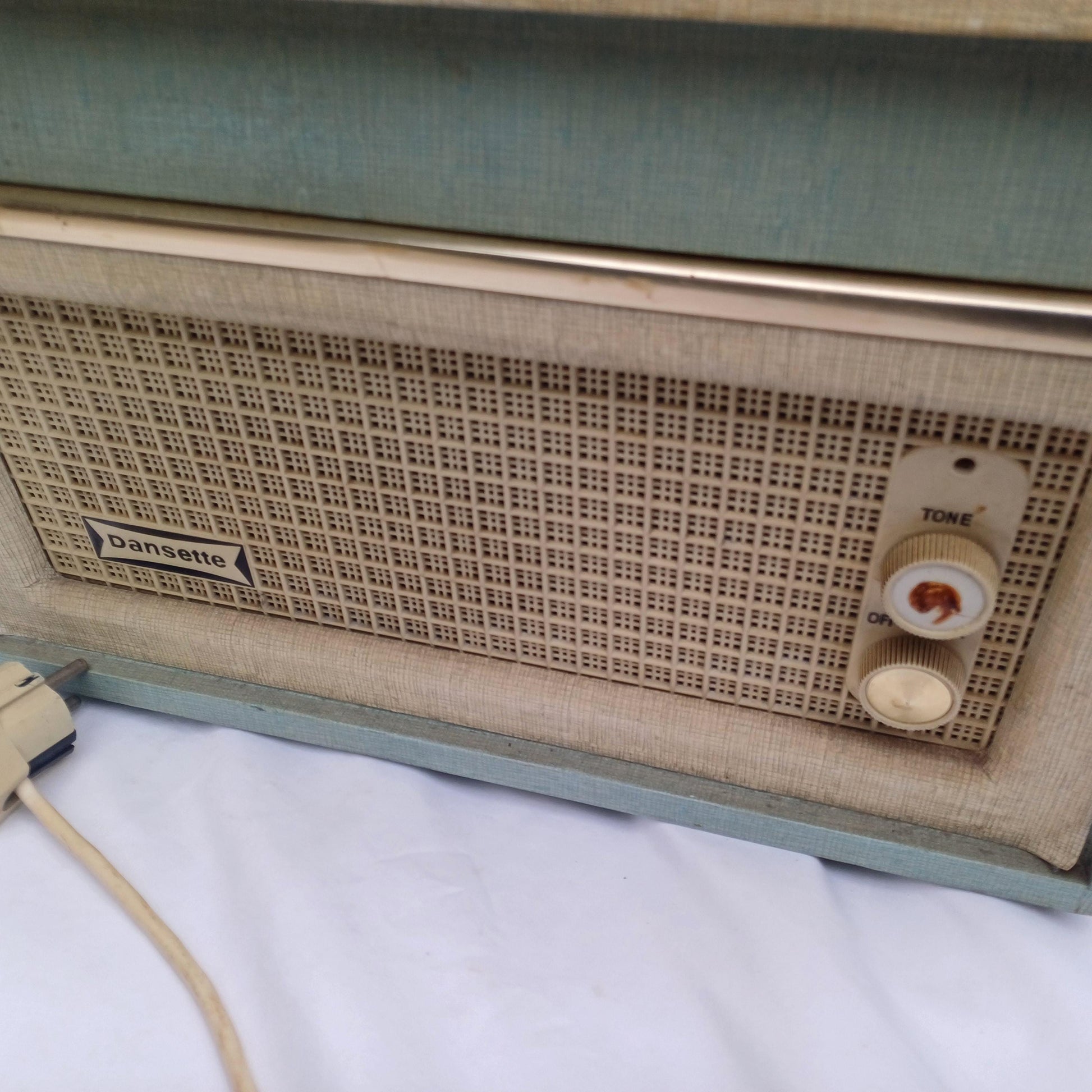 Retro Mid-Century Record Player – Retro Chic with Atomic Leg Plates Monarch 'The Dansette Bermuda'