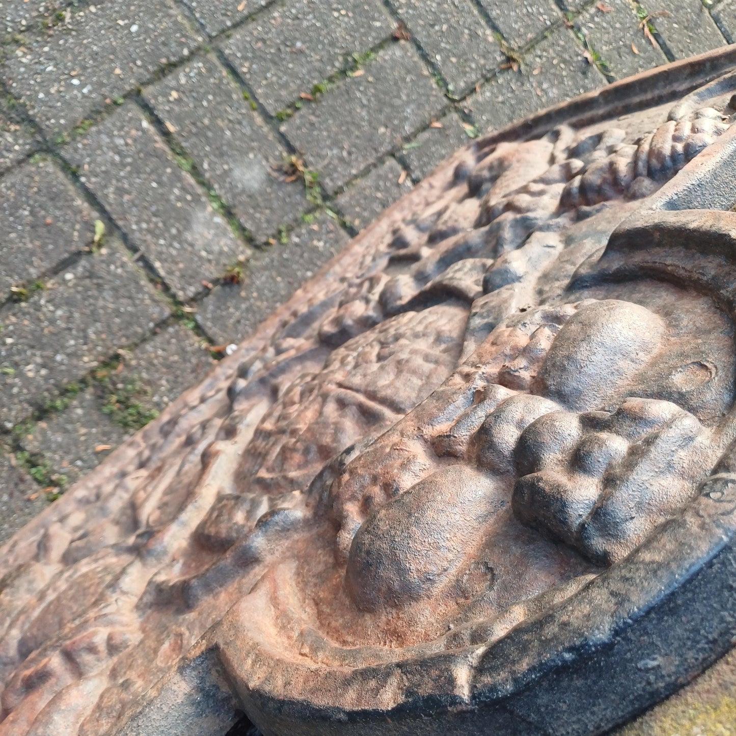 Huge Breathtaking 53 kg Solid Iron Fire Back Historical Aesthetics 'God and my Right' 17th or 18th Century