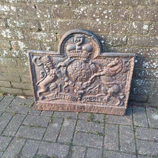 Huge Breathtaking 53 kg Solid Iron Fire Back Historical Aesthetics 'God and my Right' 17th or 18th Century