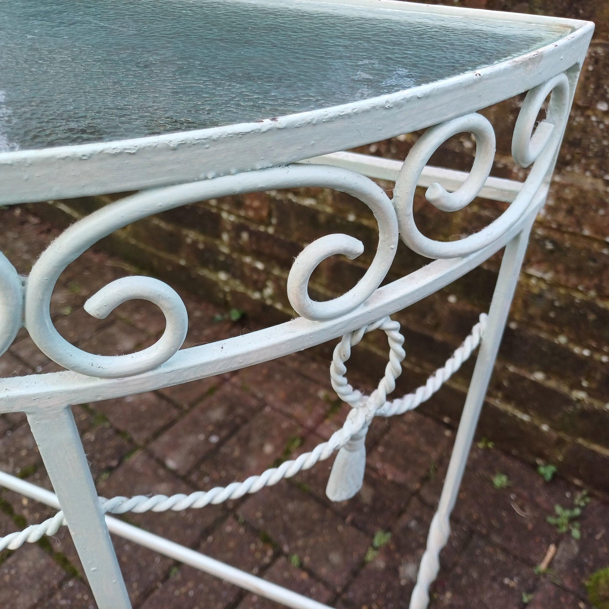 Pretty Painted Vintage Retro Mid-Century Occasional Side Table with Mottled Effect Glass Top Light Green