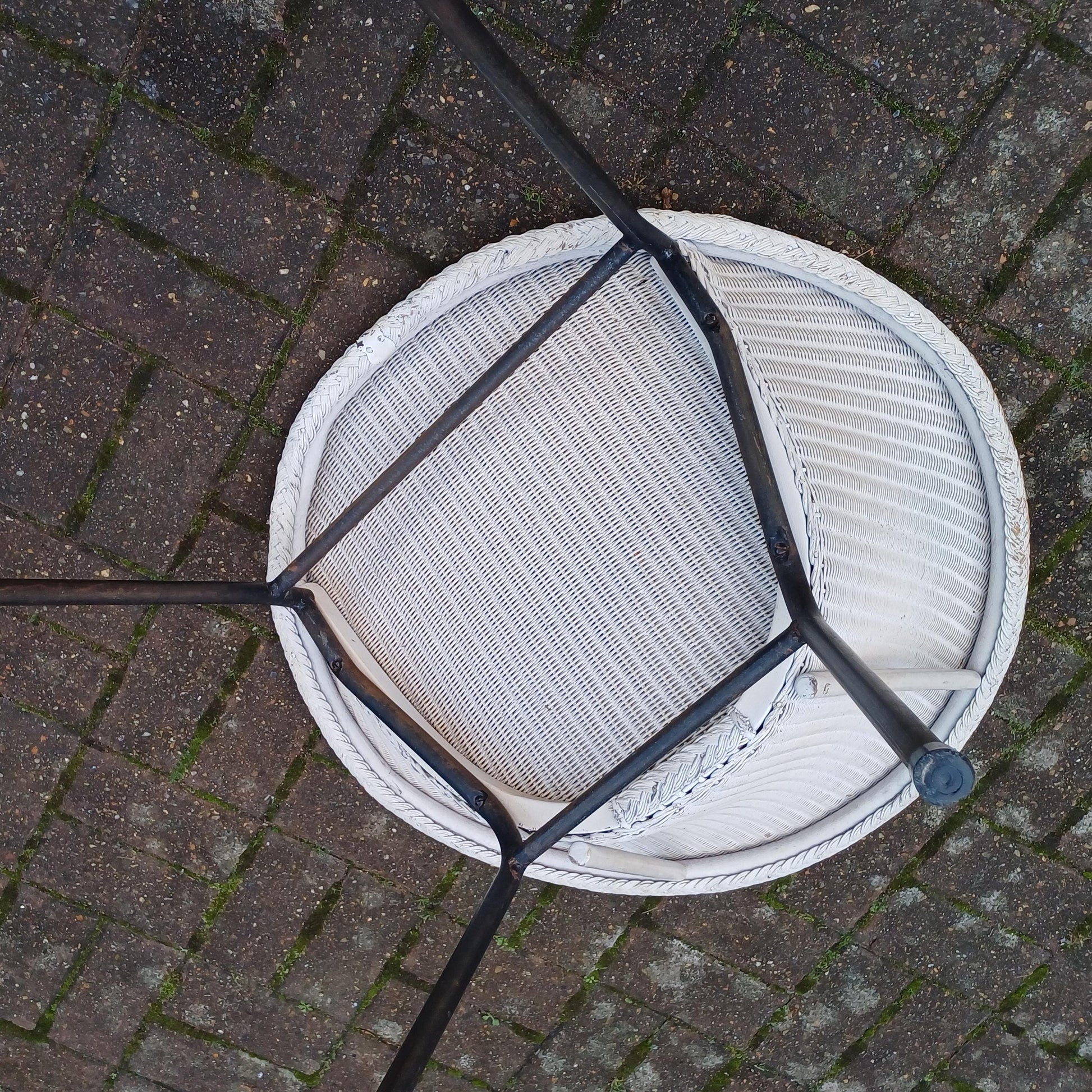 Lloyd Loom Mid Century White Wicker Cocktail Basket Weave Chair, on black metal legs, labelled