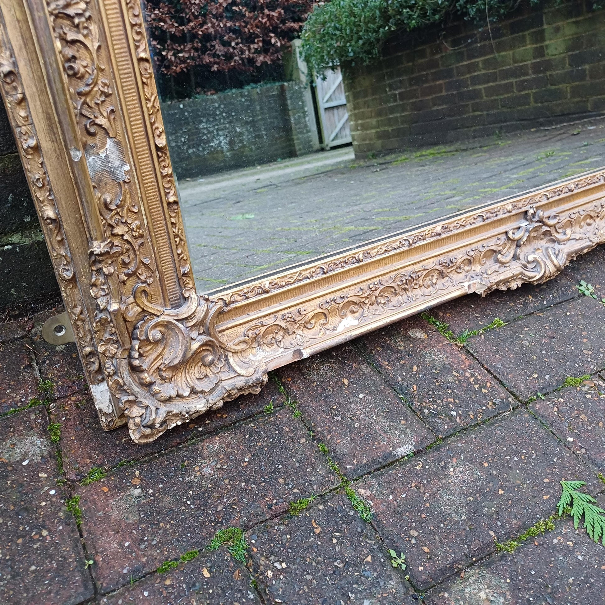 Huge Imposing and Intricate Detailed Victorian Gold Gold Framed Mirror FREE HAND Delivery 136 x 102 cm Will Hang Either Way