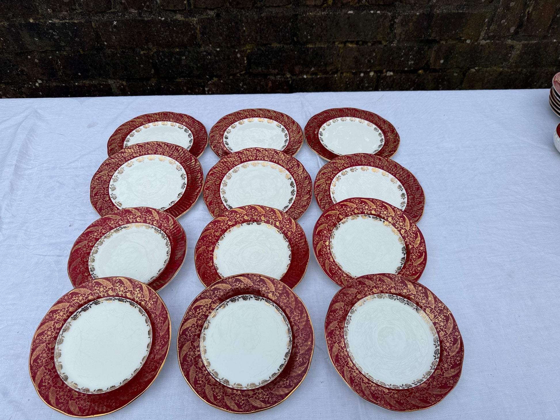 Vintage Elizabethan Sovereign Fine Bone China Part Dinner Service - 1980s - red and gold, 48 pieces
