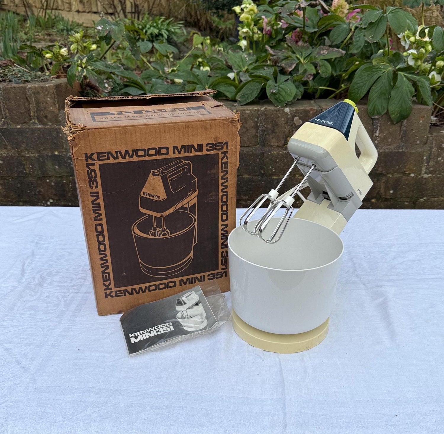 1960s retro kitchen appliance. Kenwood Mini 351 - in original box. Kitchen mixer by Kenwood. Vintage appliance in original box. 1960s appliances.
