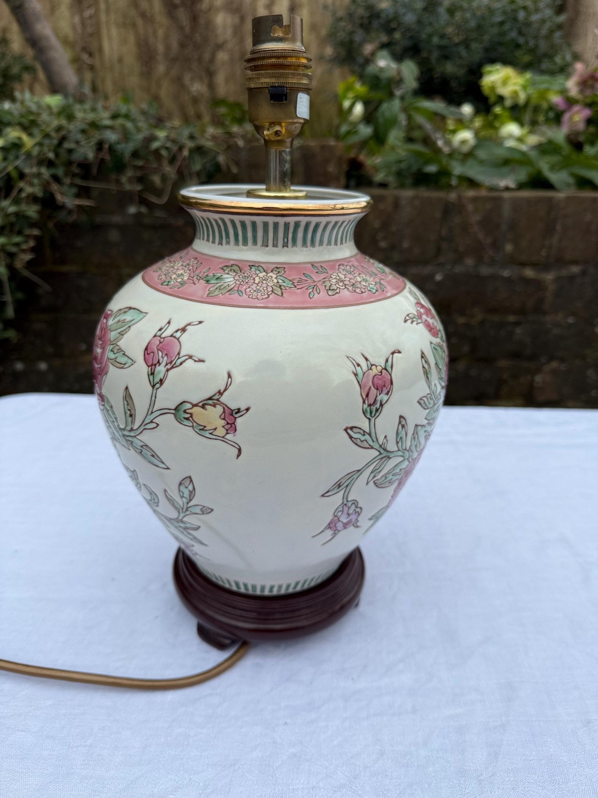 Vintage painted Oriental Chinese Table Lamp with Rose detail - PAT tested and working