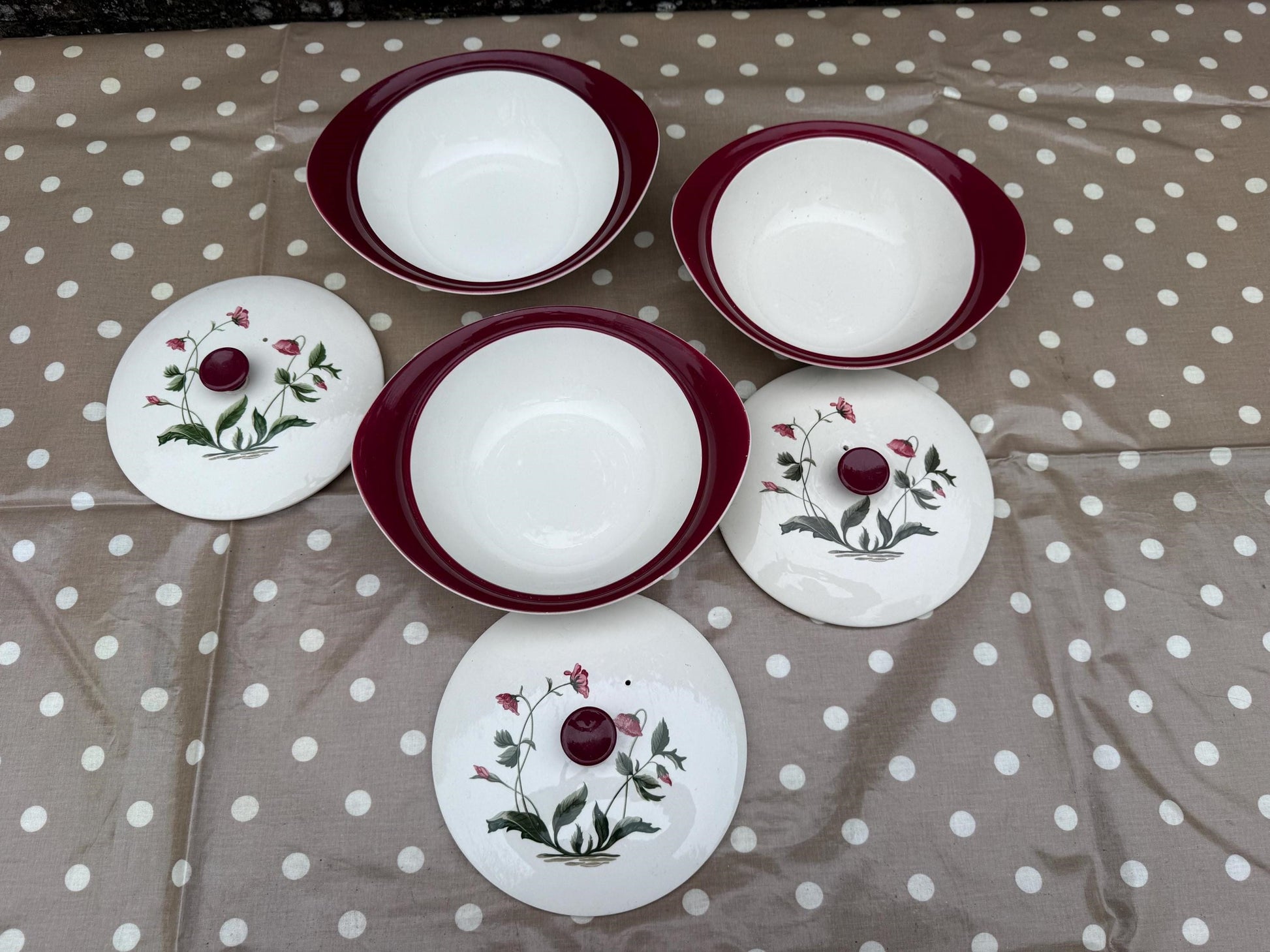 Wedgwood Vintage Retro ‘Mayfield’ 1950s/60’s Dinner Service Pink Poppies and Ruby Red border